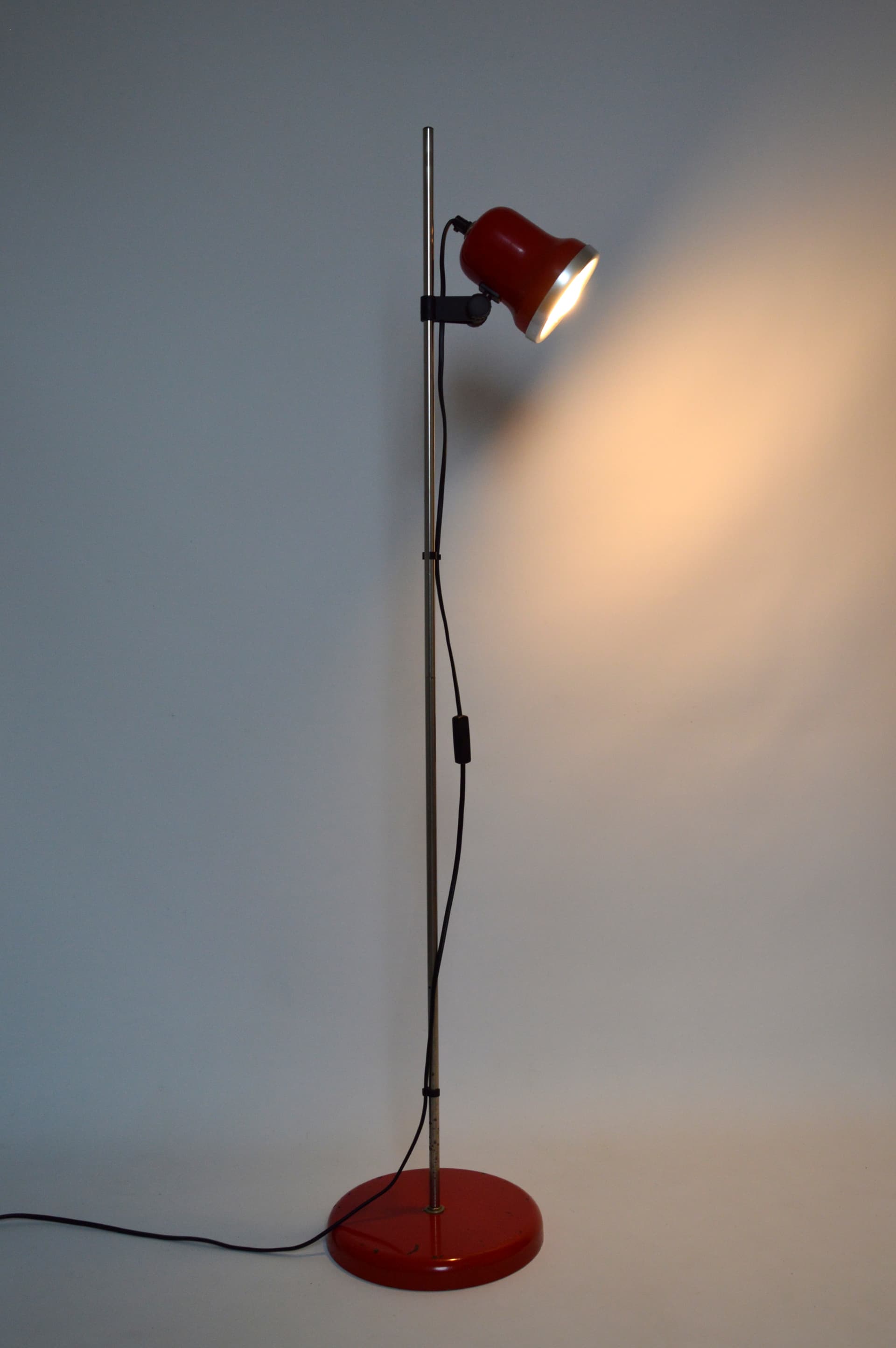 Lampa podłogowa Space Age, czerwony, metal, plastik, lata 70. - 83700