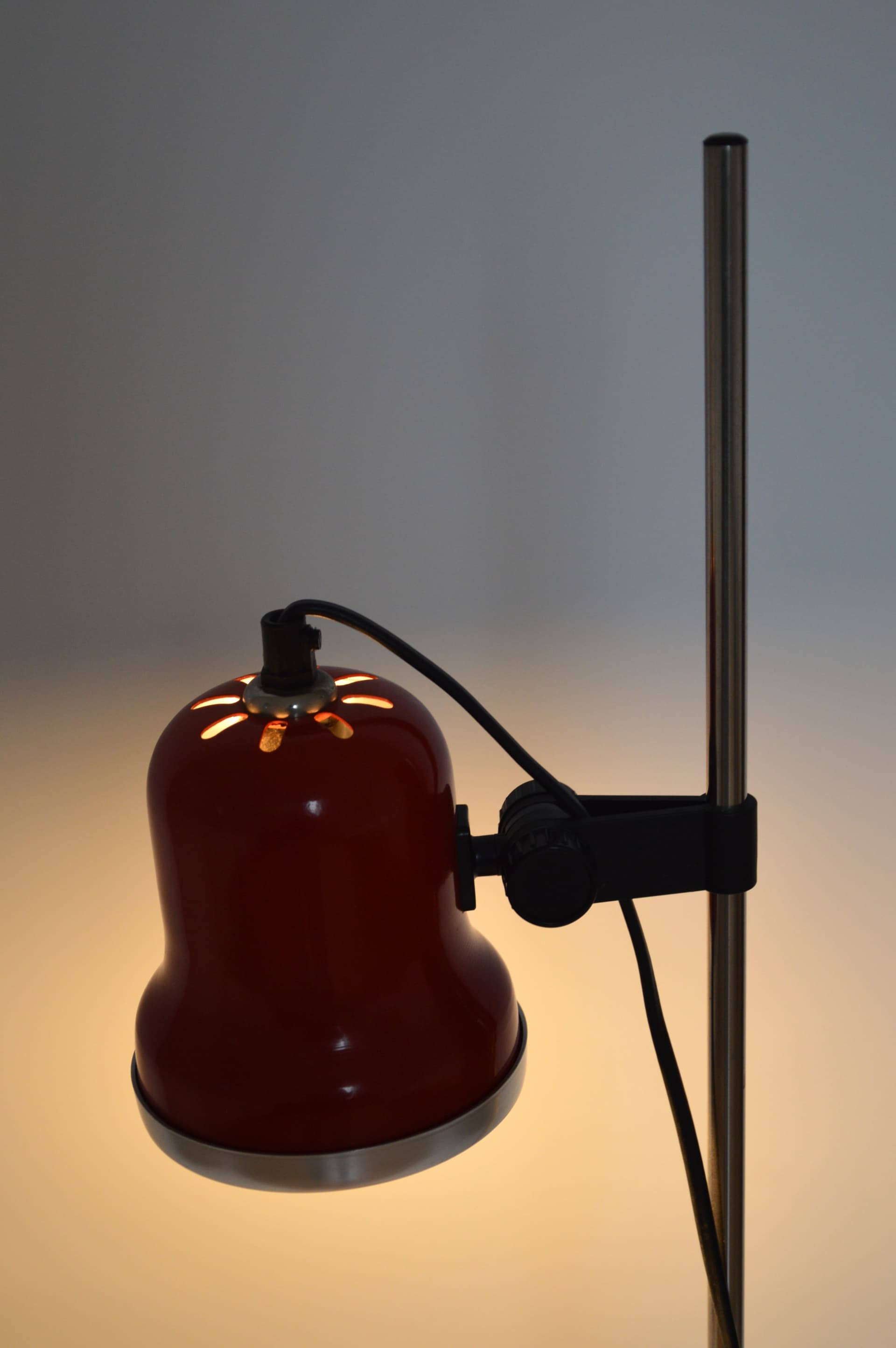 Lampa podłogowa Space Age, czerwony, metal, plastik, lata 70. - 83702