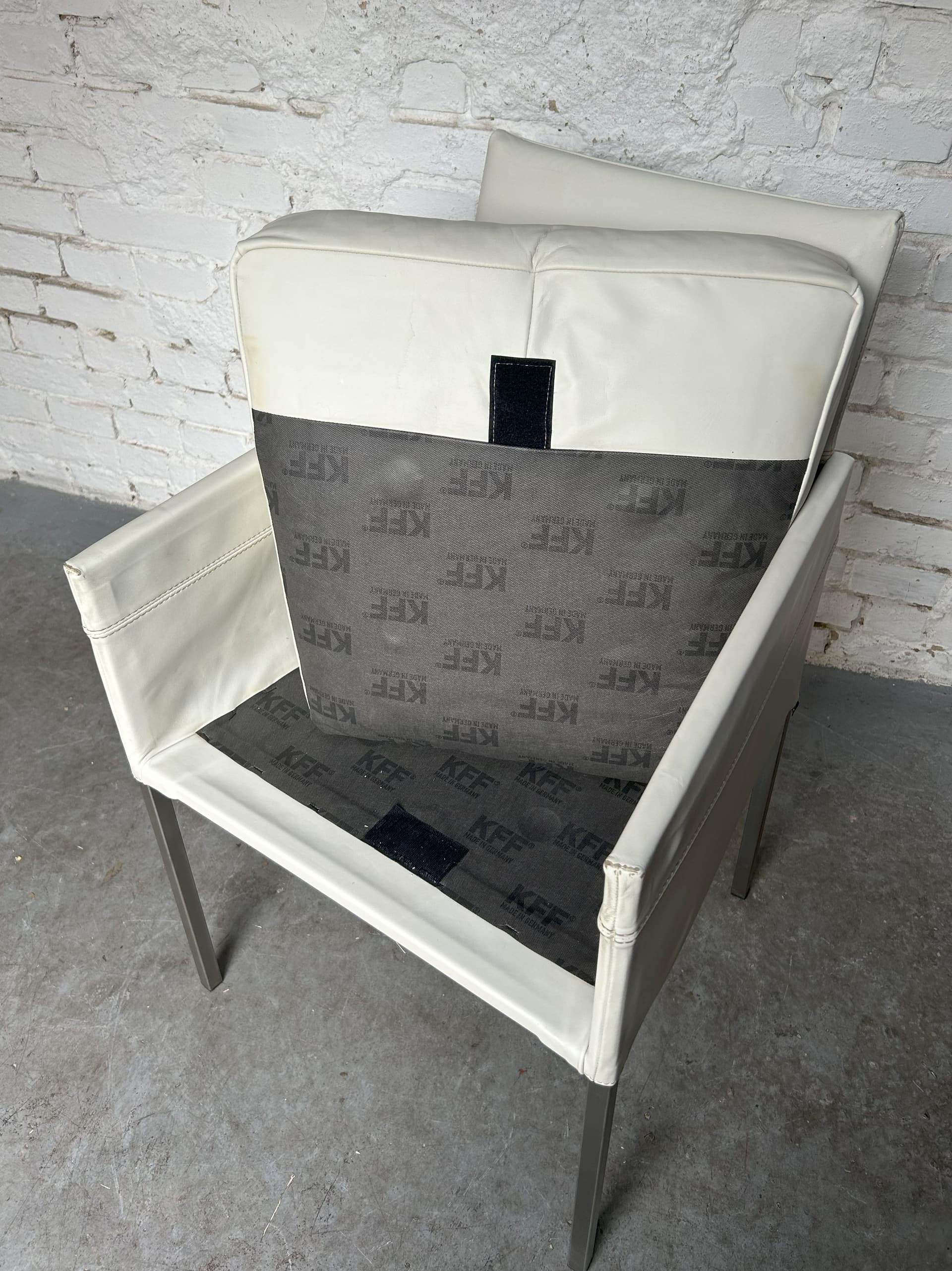 Para foteli, skóra ivory white, metal czarny, Niemcy, lata 90. - 83673