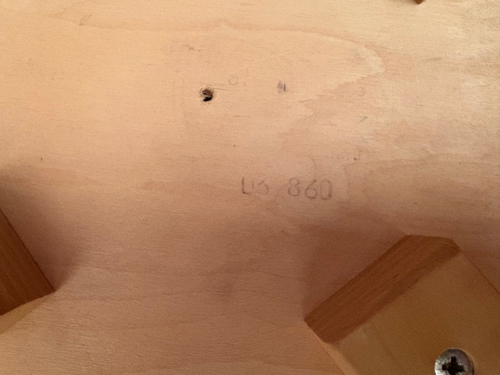 Para stołków NE60, brzoza naturalna, linoleum czerwone, proj. A. Aalto, Artek, Finlandia, lata 80. - 83687