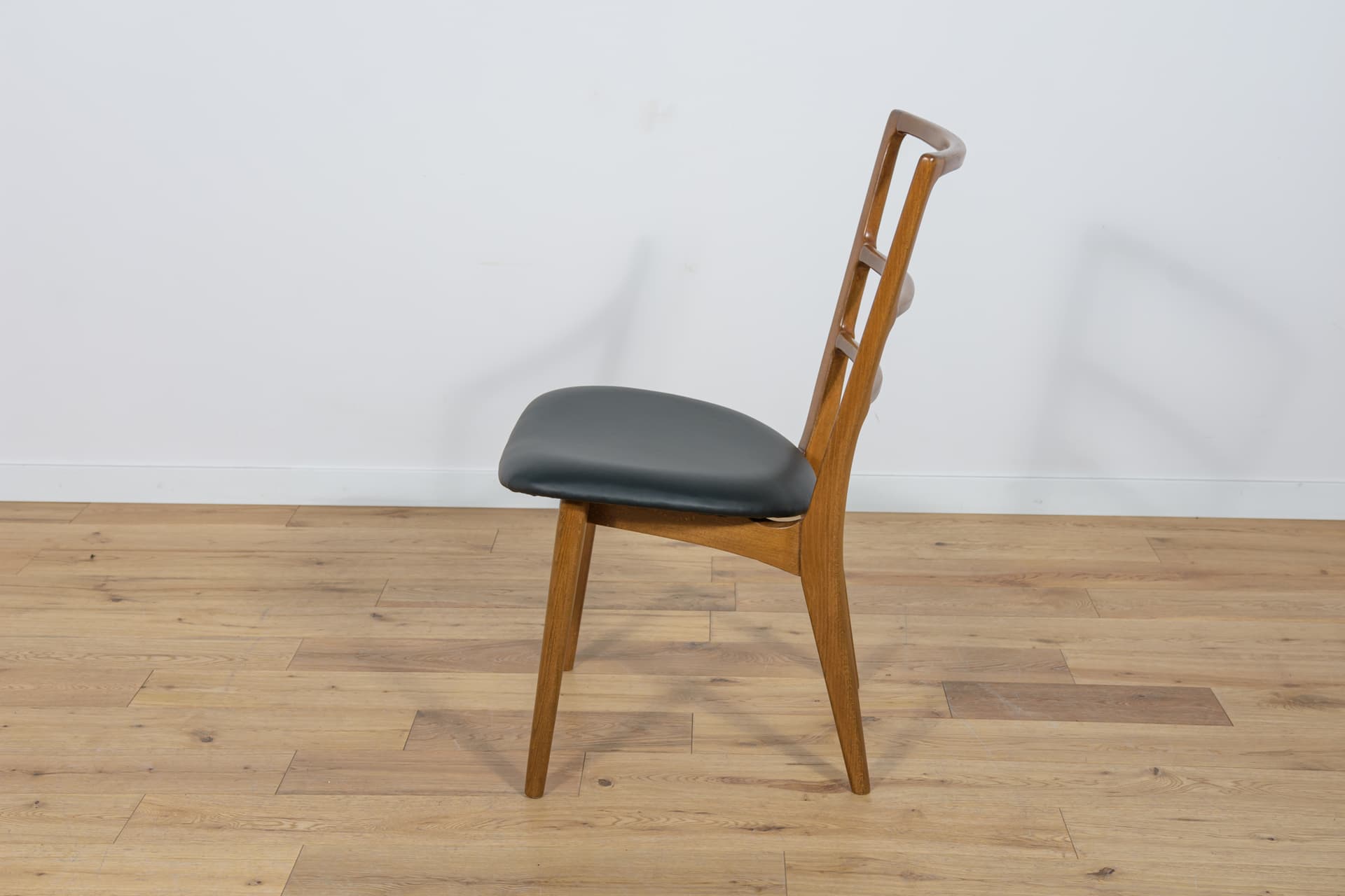 Komplet czterech krzeseł, proj. M. Grabiński, Swarzędzka Fabryka Mebli, Polska, lata 60. - 89283