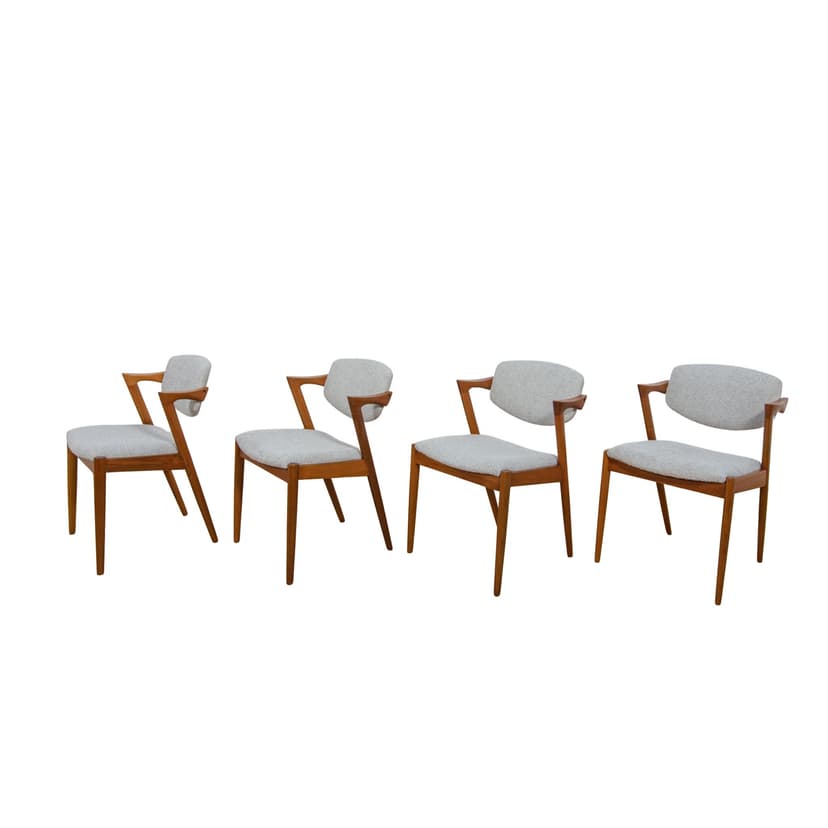 Komplet czterech krzeseł Model 42, proj. K. Kristiansen, Schou Andersen, Dania, lata 60.