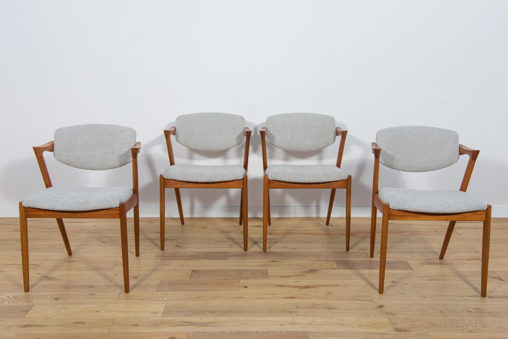 Komplet czterech krzeseł Model 42, proj. K. Kristiansen, Schou Andersen, Dania, lata 60. - 89353