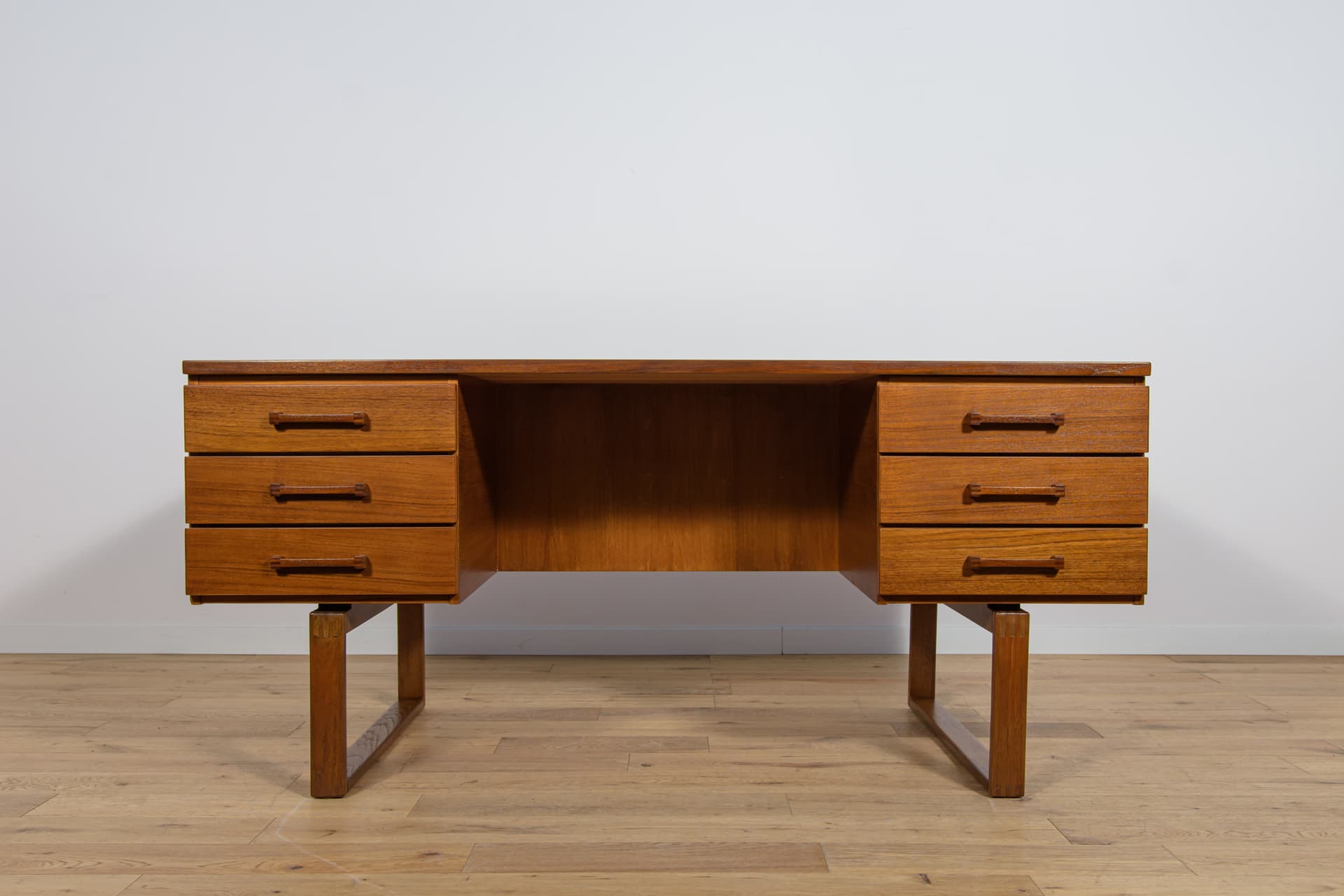 Wolnostojące biurko, proj. Torben Valeur & Henning Jensen, Dyrlund, Dania, lata 60 - 89412