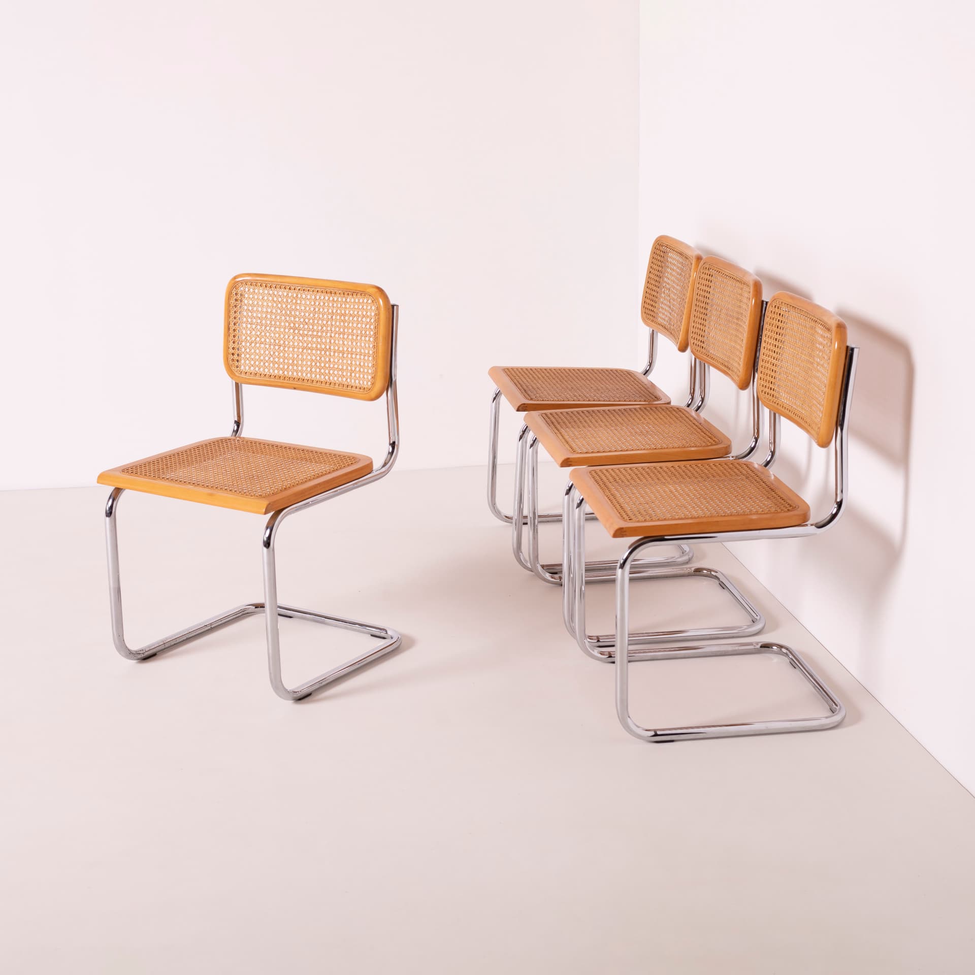 Komplet czterech krzeseł Cesca, drewno beżowe, stal chromowana, rattan beżowy, proj. M. Breuer, Włochy, lata 80. - 89720