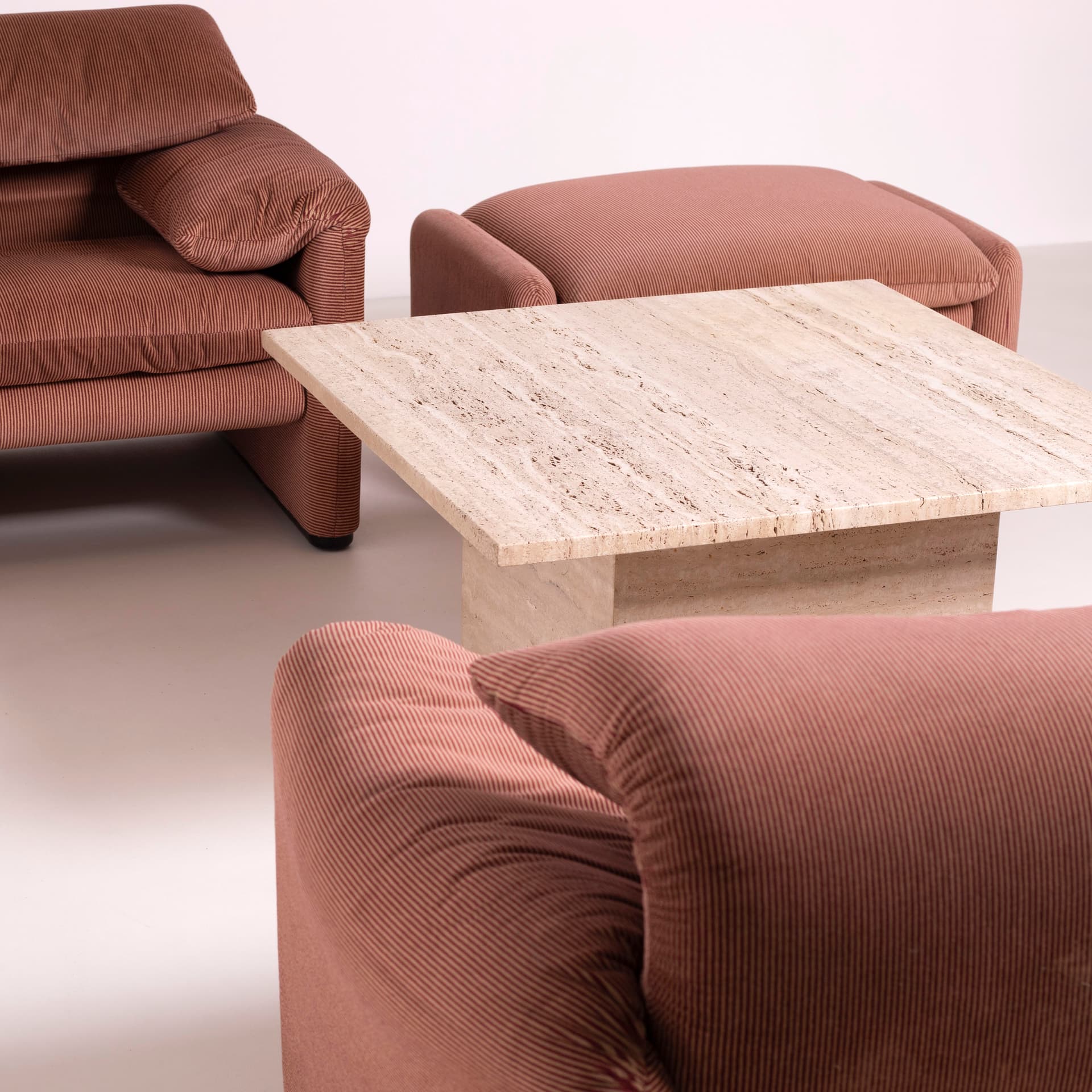 Coffee table, beige travertine, Italy, 1980s. - 89837