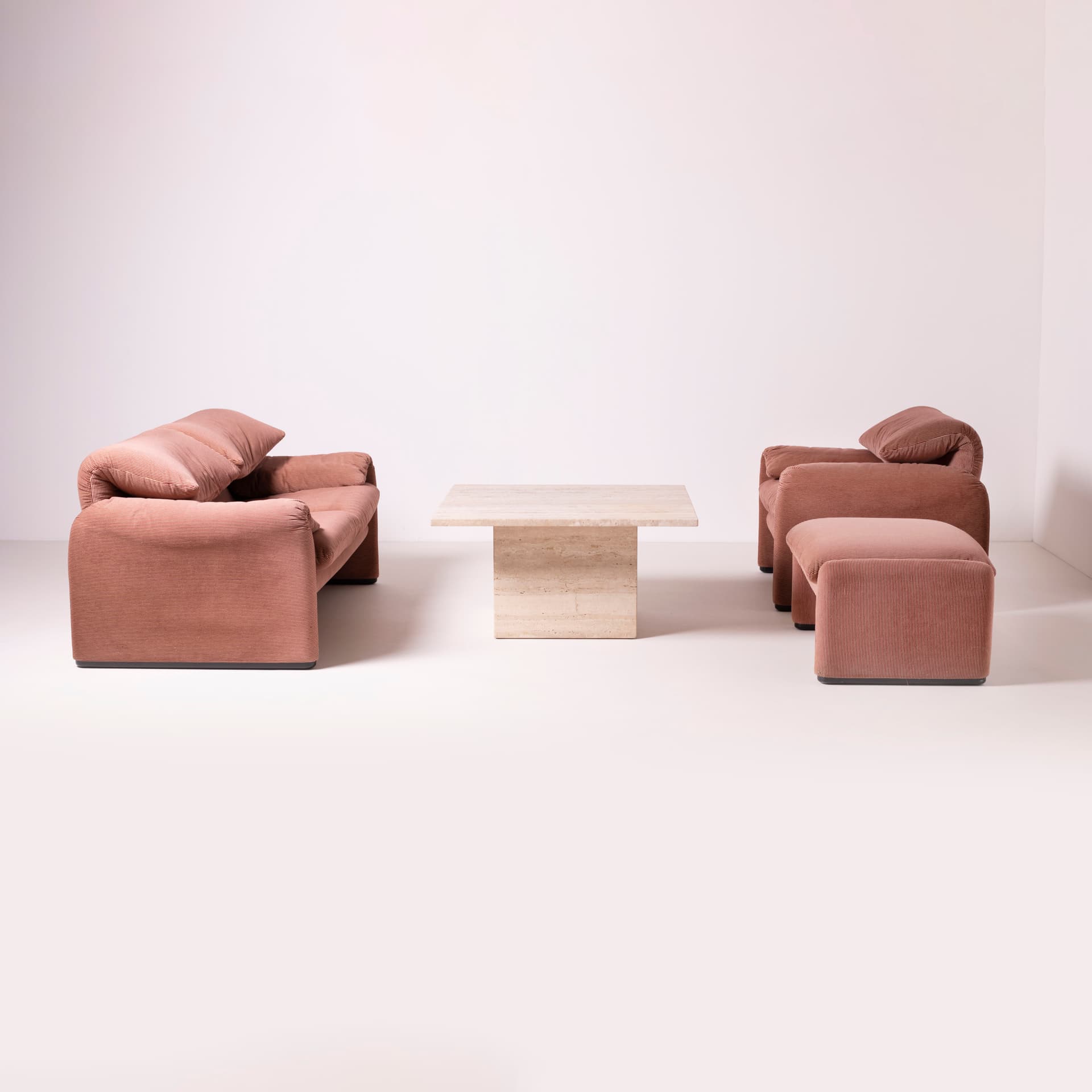 Coffee table, beige travertine, Italy, 1980s. - 89845