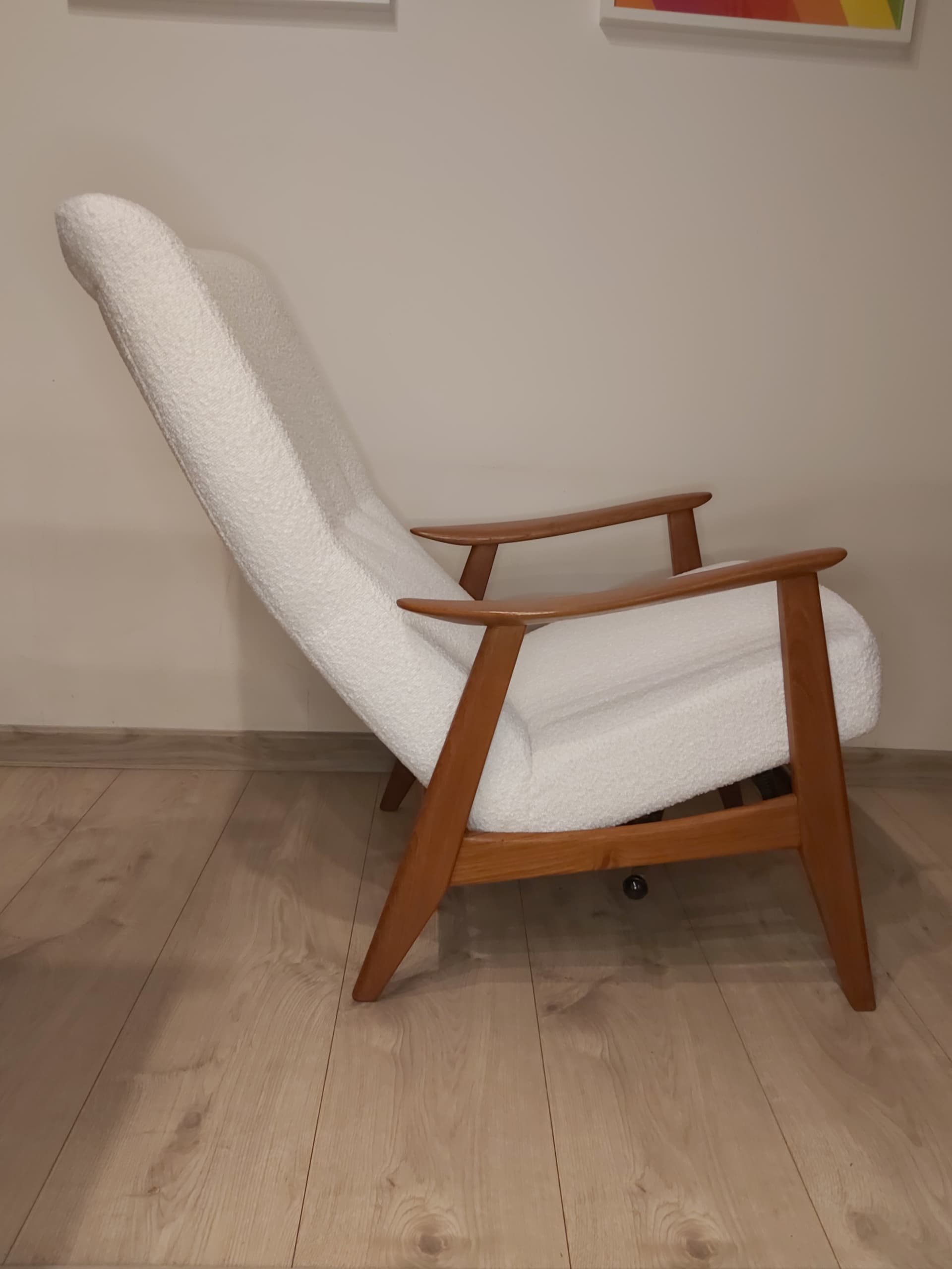 Fotel wypoczynkowy, bouclé ivory white, drewno teak, Niemcy, lata 70. - 90321