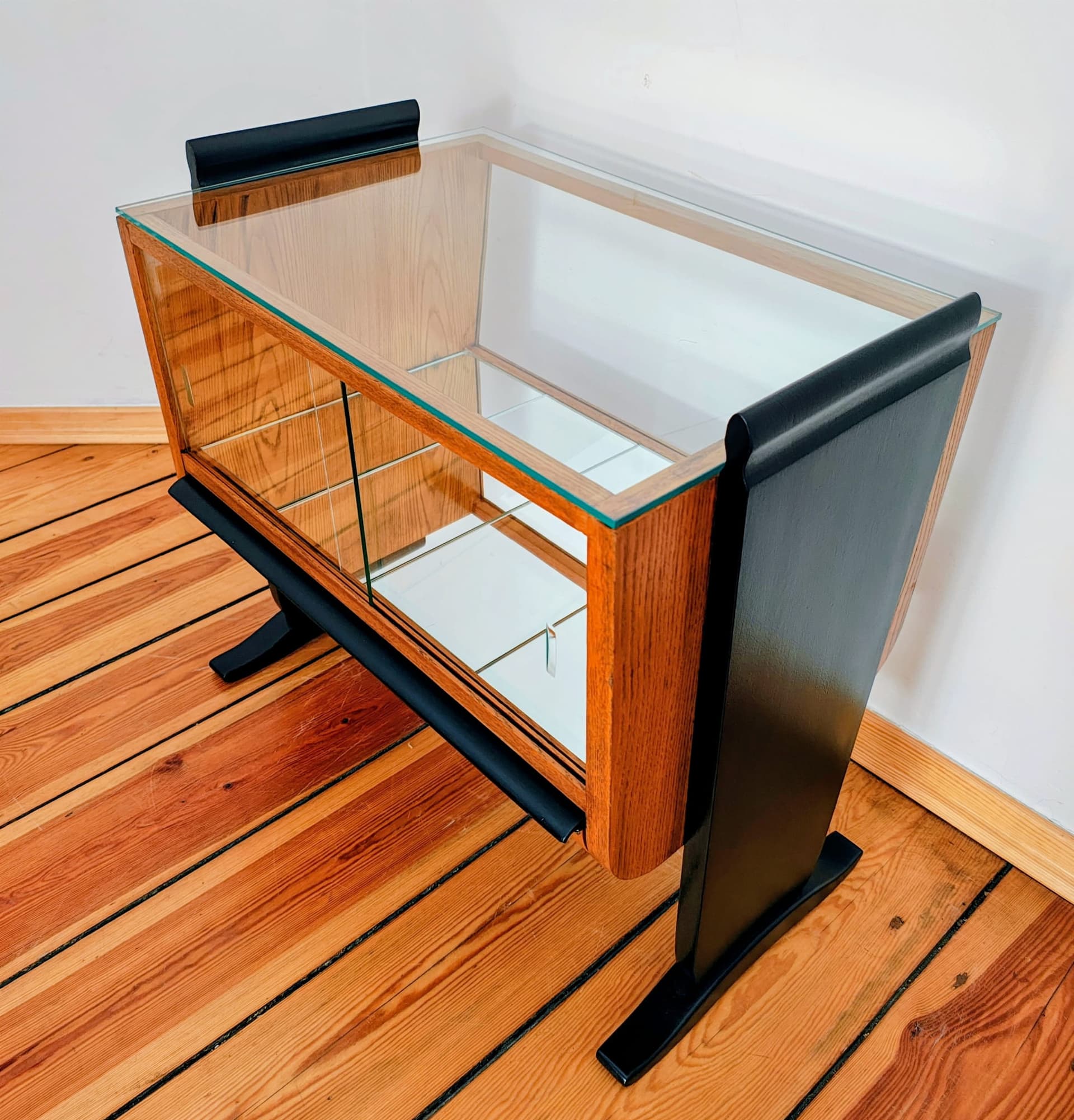 Barek art déco, drewno brązowy, proj. J. Halabala, UP Závody, Czechosłowacja, lata 30. - 90552