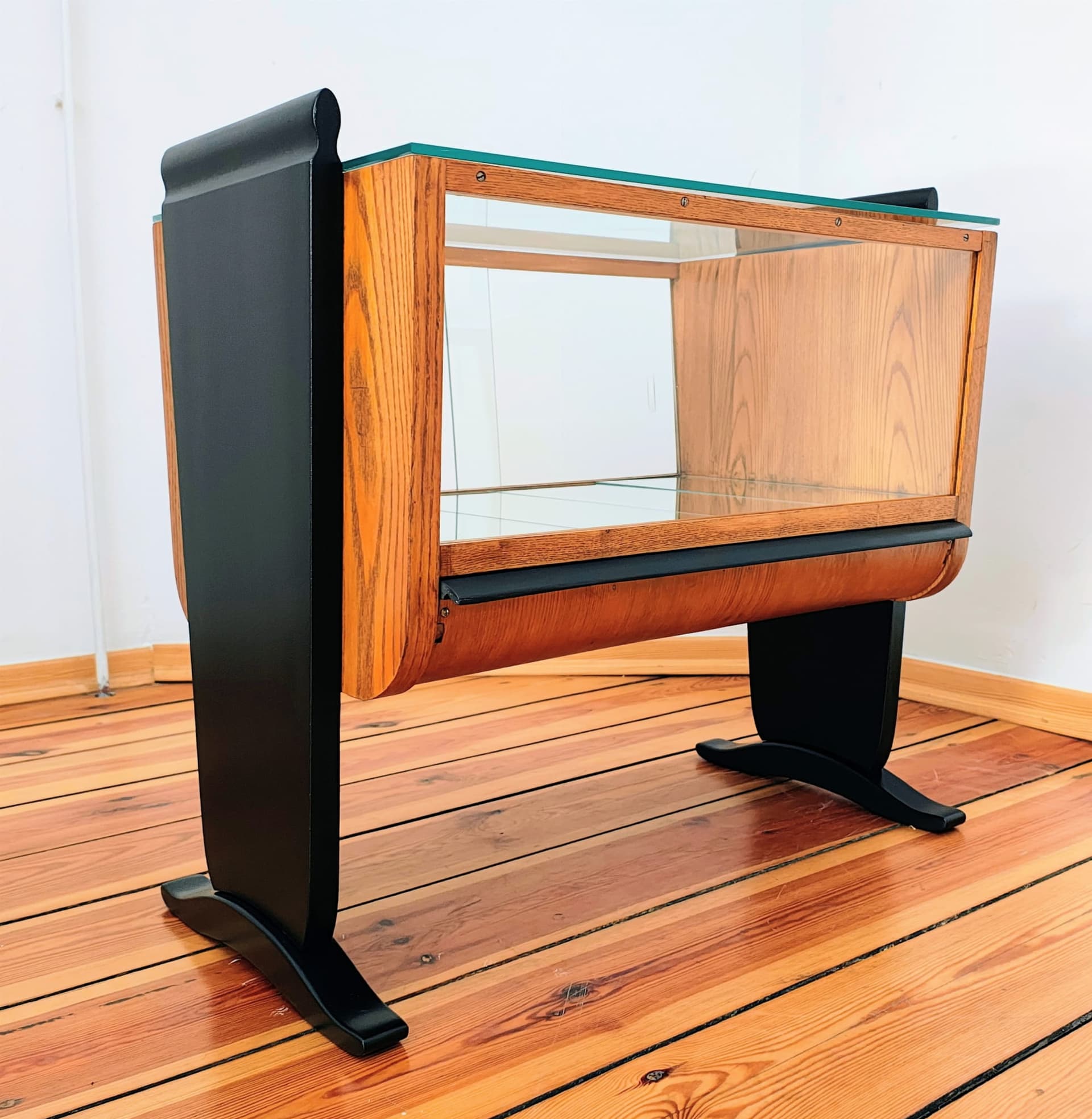 Barek art déco, drewno brązowy, proj. J. Halabala, UP Závody, Czechosłowacja, lata 30. - 90559