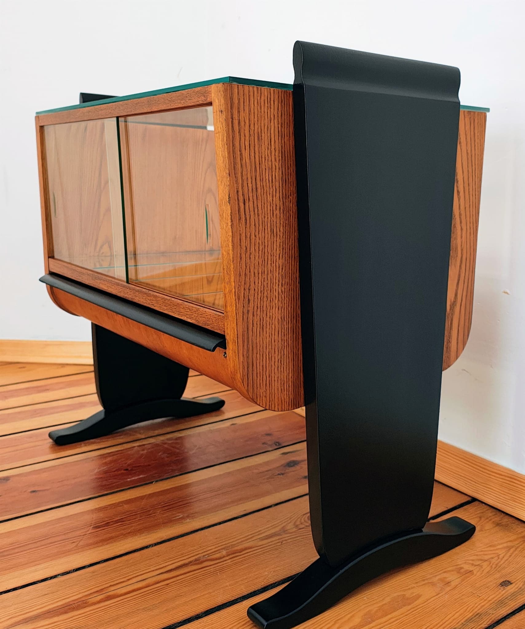 Barek art déco, drewno brązowy, proj. J. Halabala, UP Závody, Czechosłowacja, lata 30. - 90560