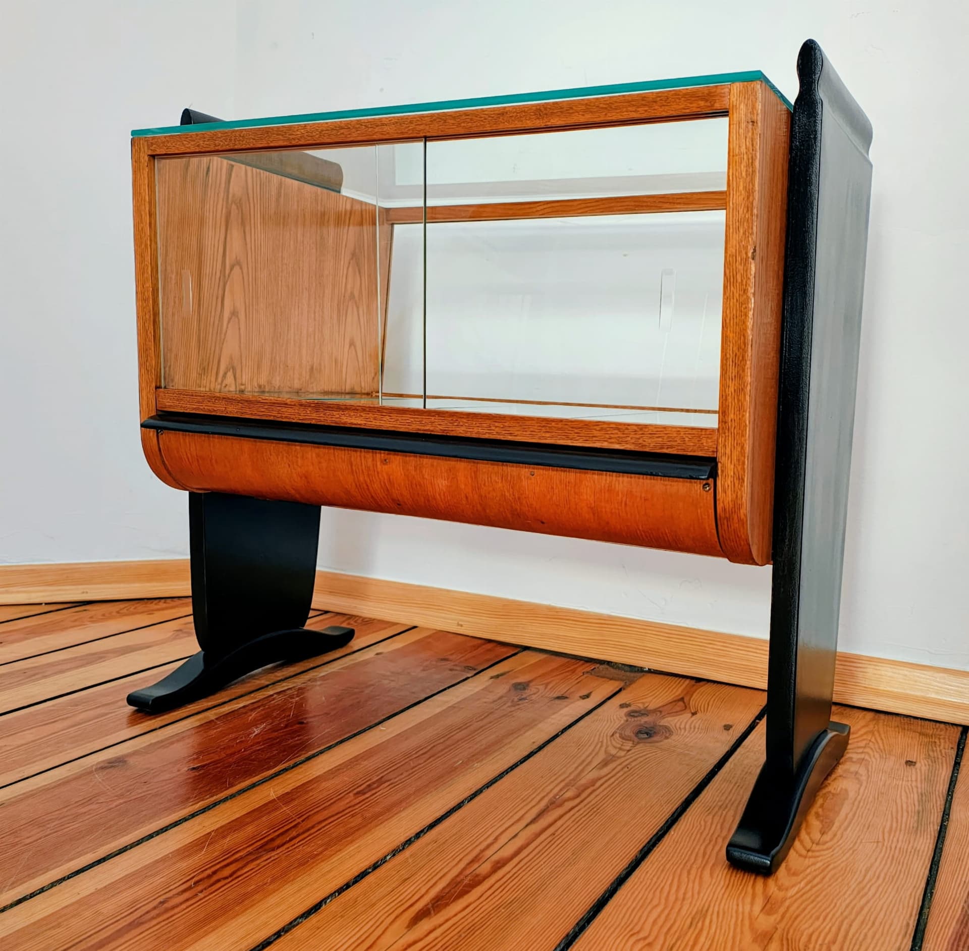 Barek art déco, drewno brązowy, proj. J. Halabala, UP Závody, Czechosłowacja, lata 30. - 90551