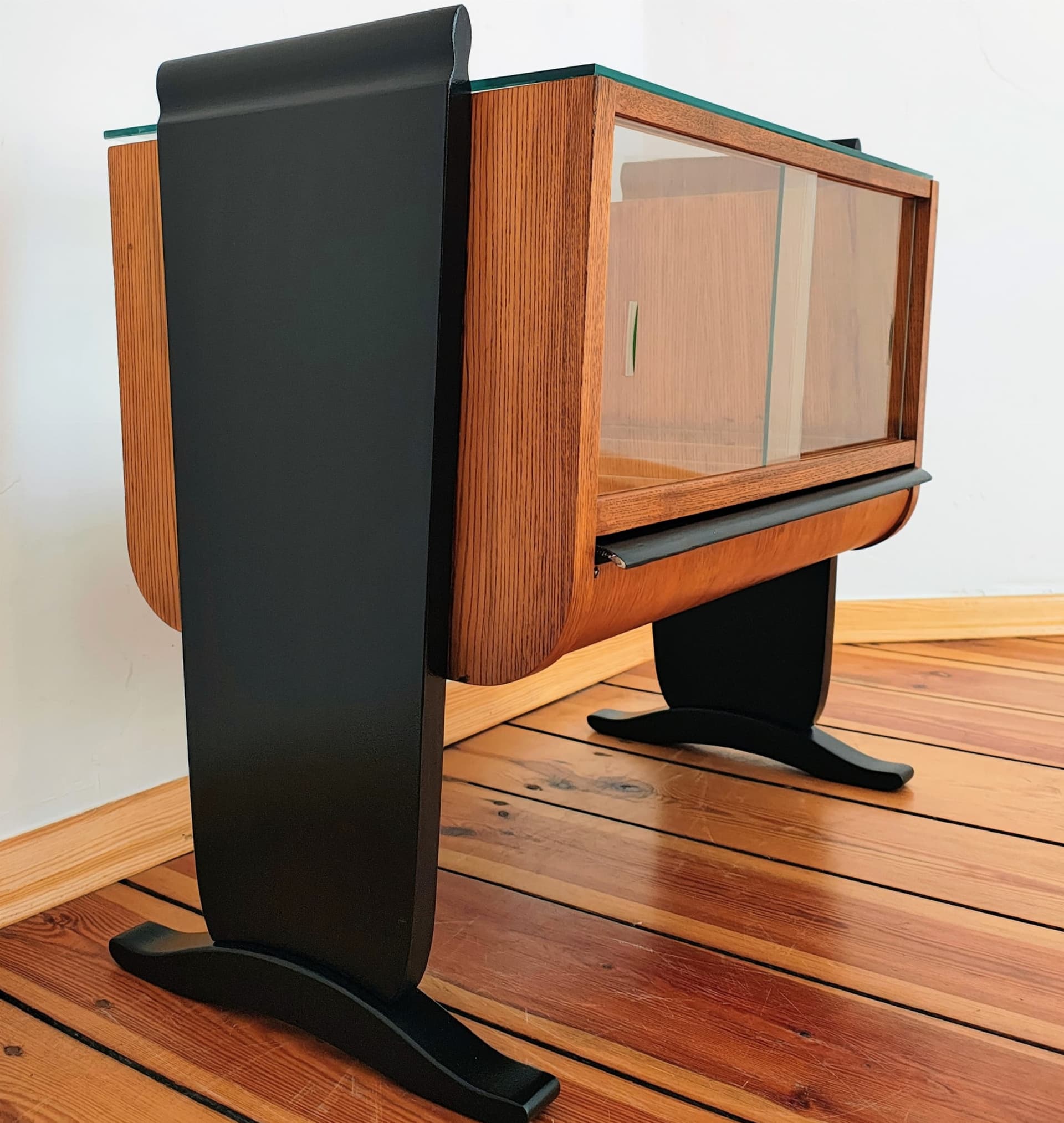 Barek art déco, drewno brązowy, proj. J. Halabala, UP Závody, Czechosłowacja, lata 30. - 90562