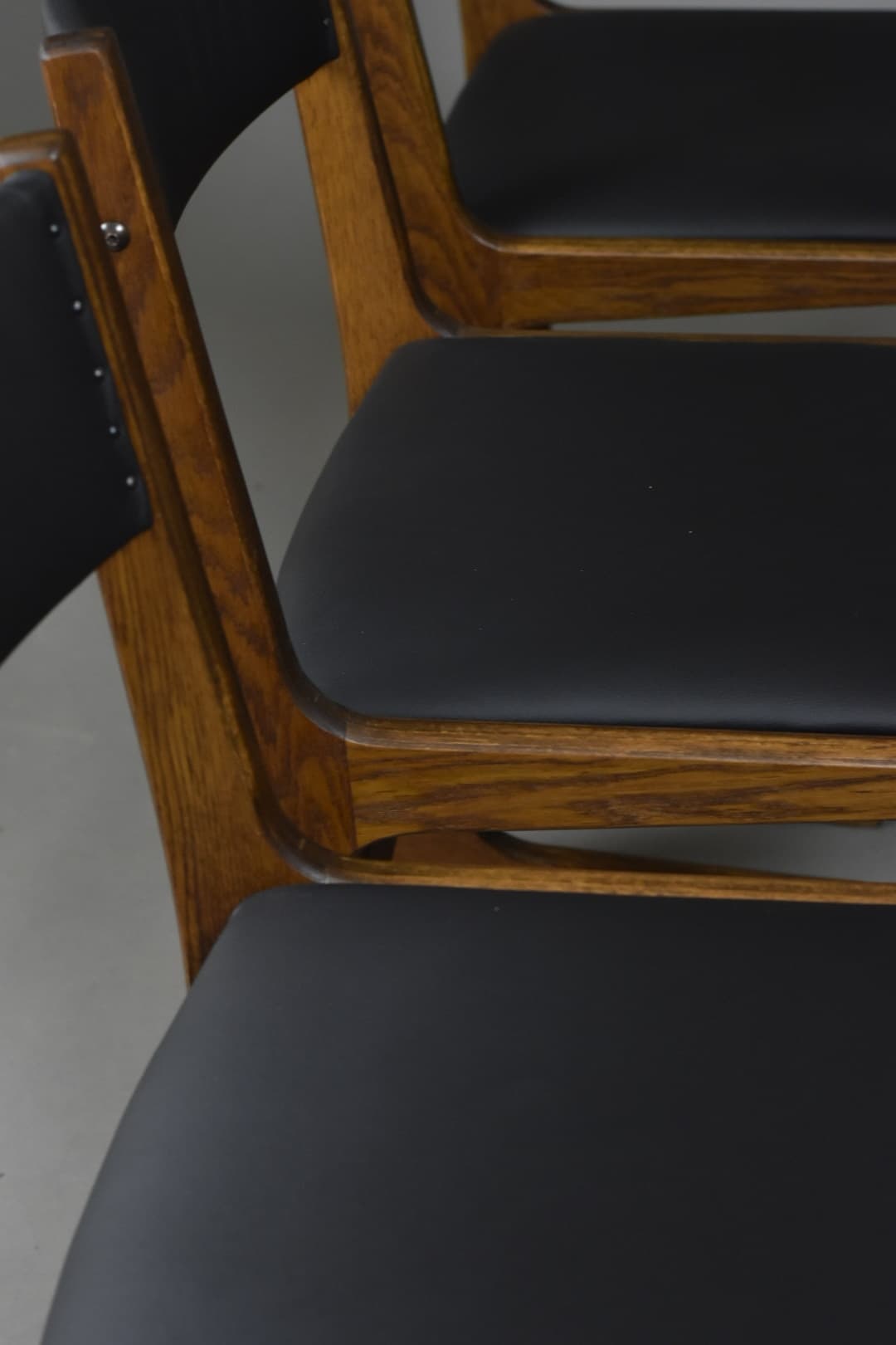 Komplet sześciu krzeseł, palisander brązowy, skóra naturalna czarna, Farstrup Møbelfabrik, Dania, lata 60. - 90638