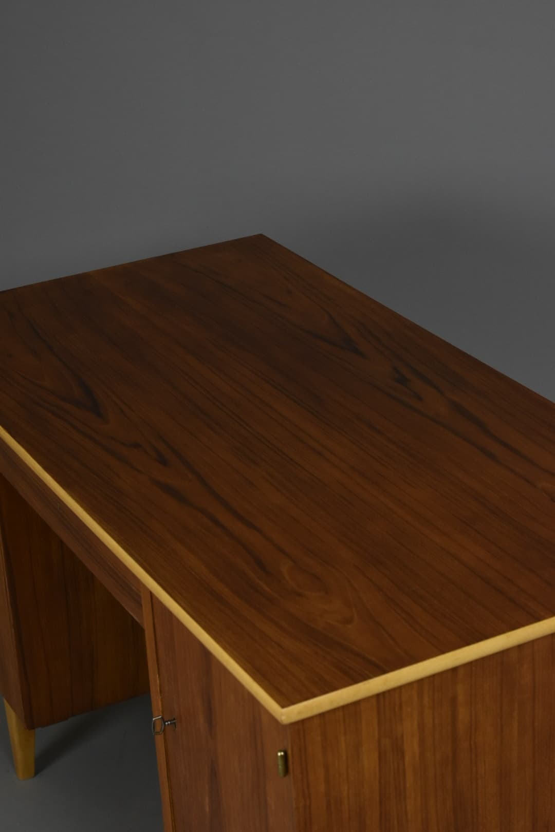 Biurko dwustronne, orzech brązowy, Bodafors, Szwecja, lata 50. - 91534