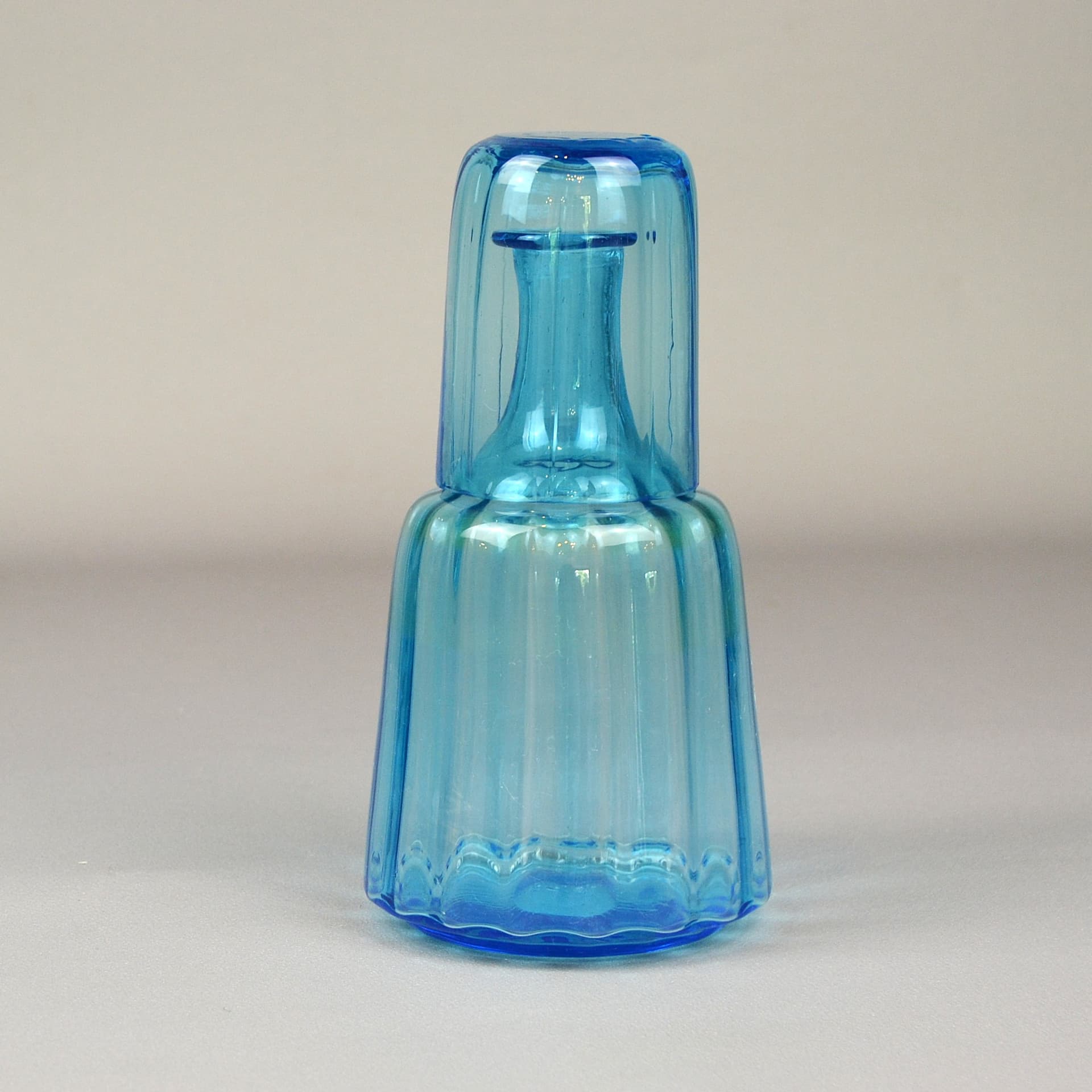 Zestaw karafka i szklanka, niebieski, szkło, Czechy, początek XX w. - 683