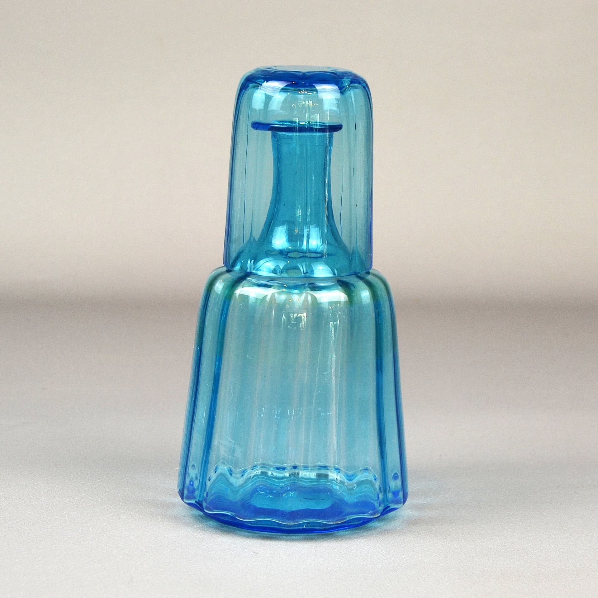 Zestaw karafka i szklanka, niebieski, szkło, Czechy, początek XX w. - 686