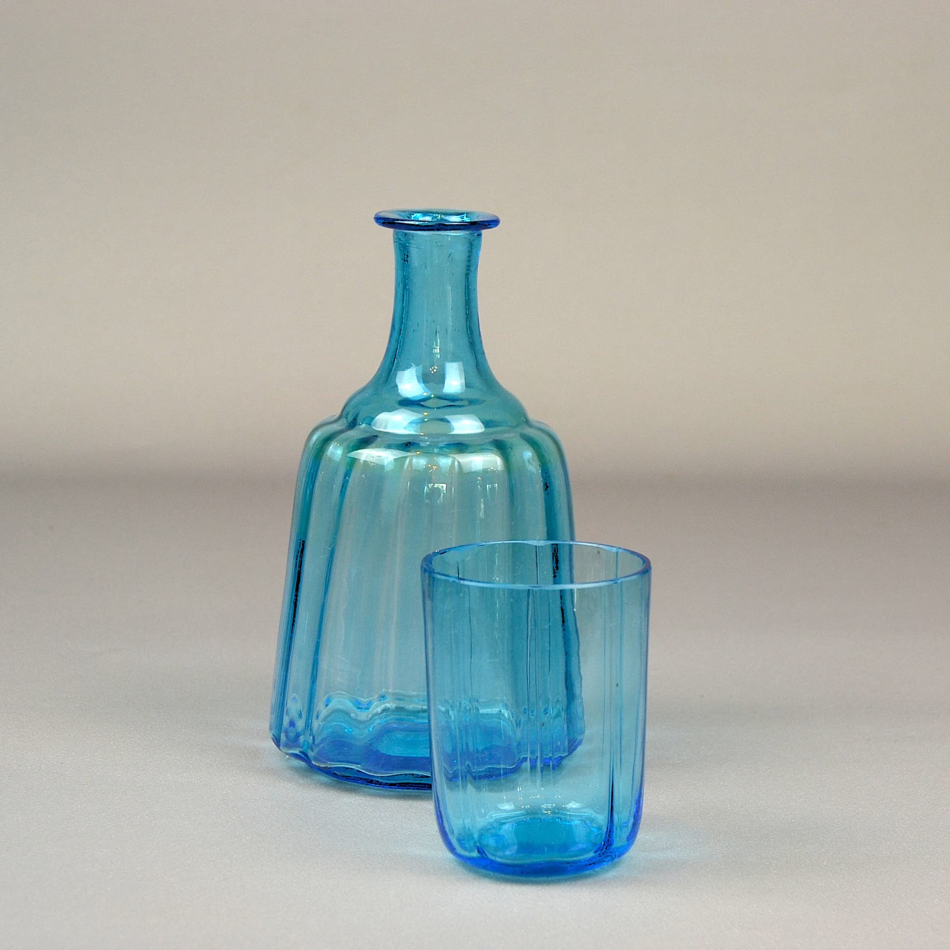 Zestaw karafka i szklanka, niebieski, szkło, Czechy, początek XX w. - 690