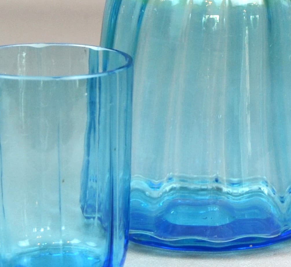 Zestaw karafka i szklanka, niebieski, szkło, Czechy, początek XX w. - 682