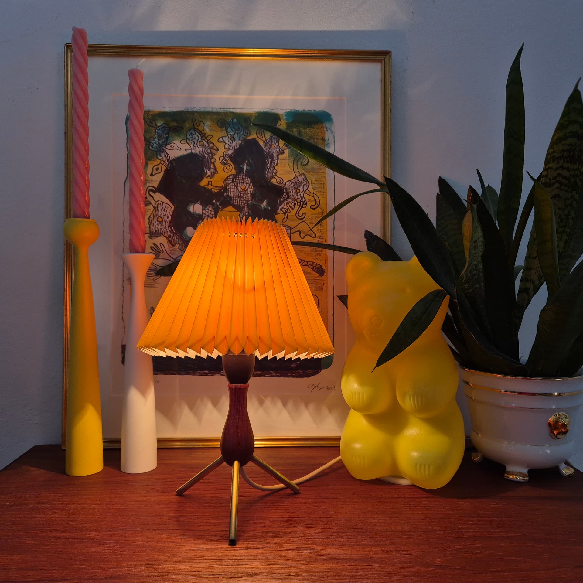 Tekowa lampka z plisowanym abażurem, Dania lata 60 - 92583