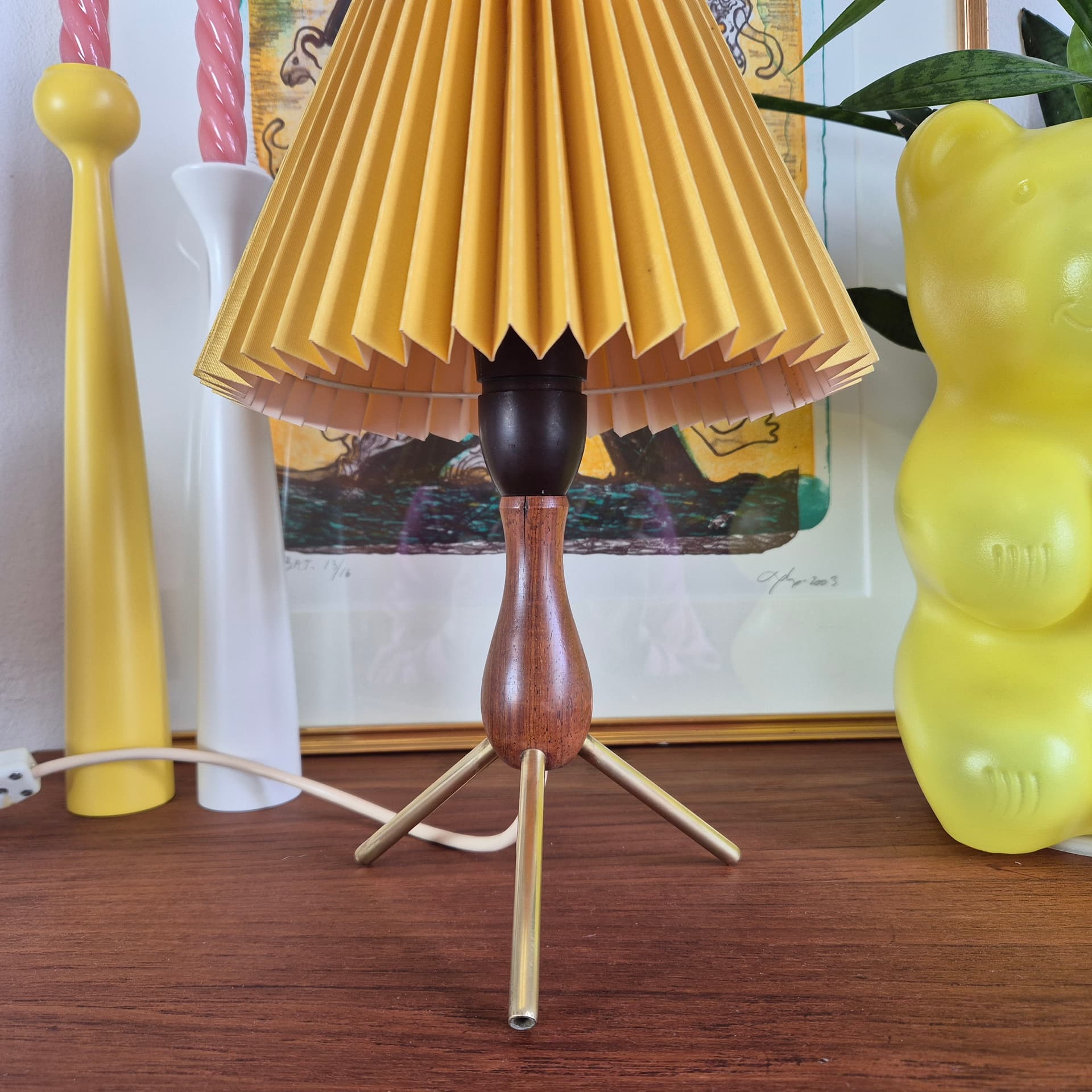 Tekowa lampka z plisowanym abażurem, Dania lata 60 - 92584