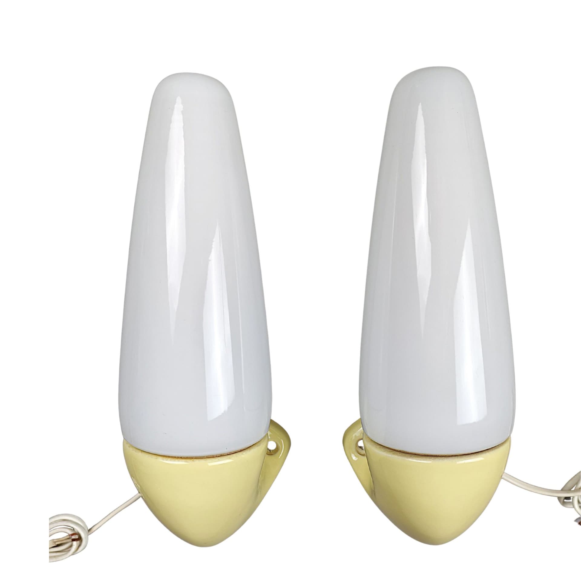 Para kinkietów, żółty, proj. S. Bernadotte, Szwecja, lata 50. - 94075