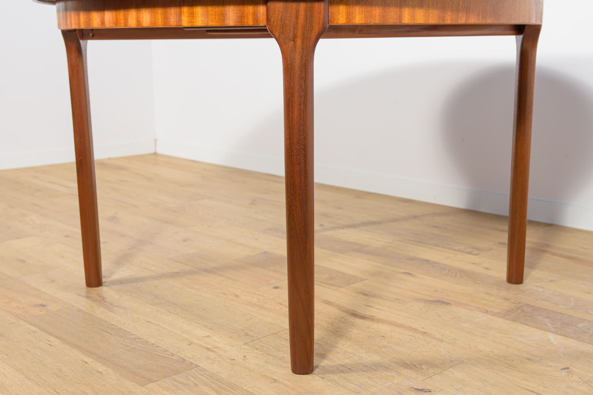 Okrągły rozkładany stół, McIntosh, Wielka Brytania, lata 60 - 92848