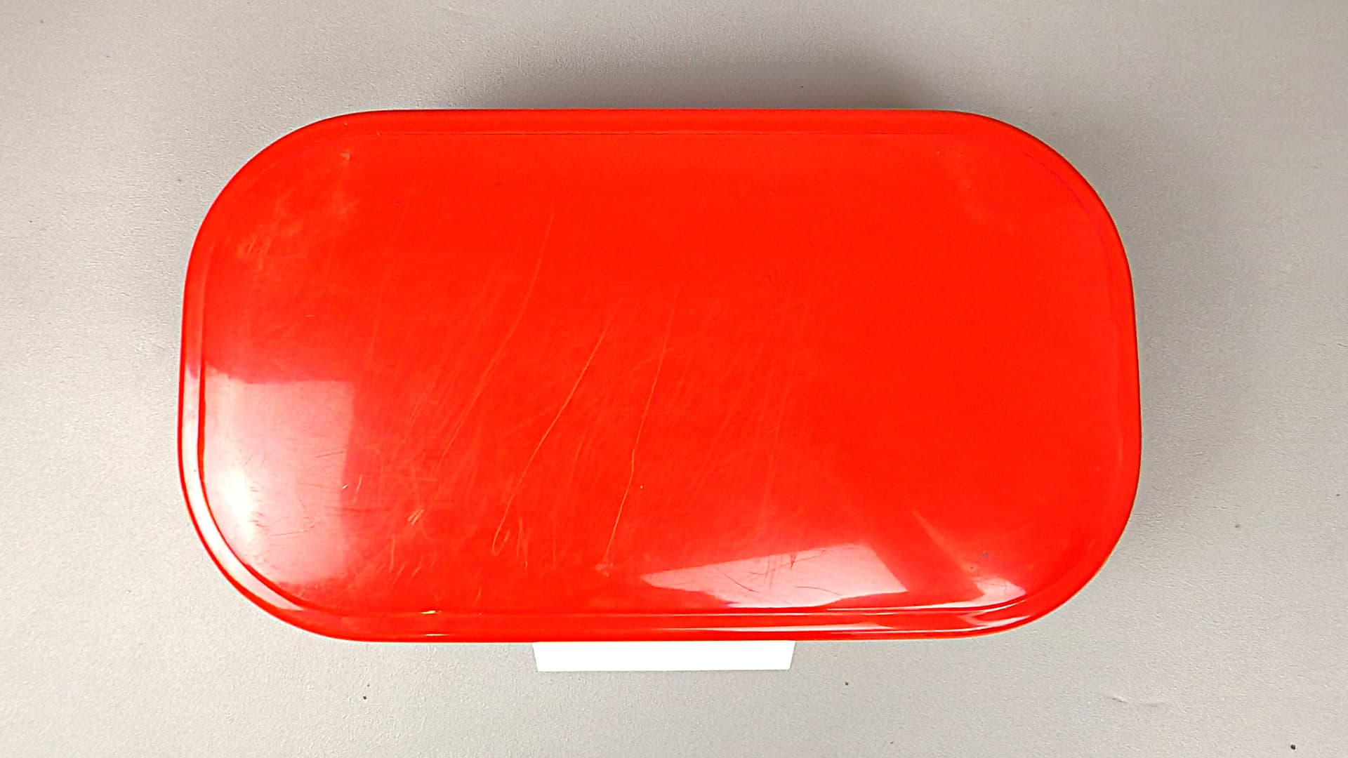 Lunch box, red enameled metal, Sweden, 1960s. - 92898
