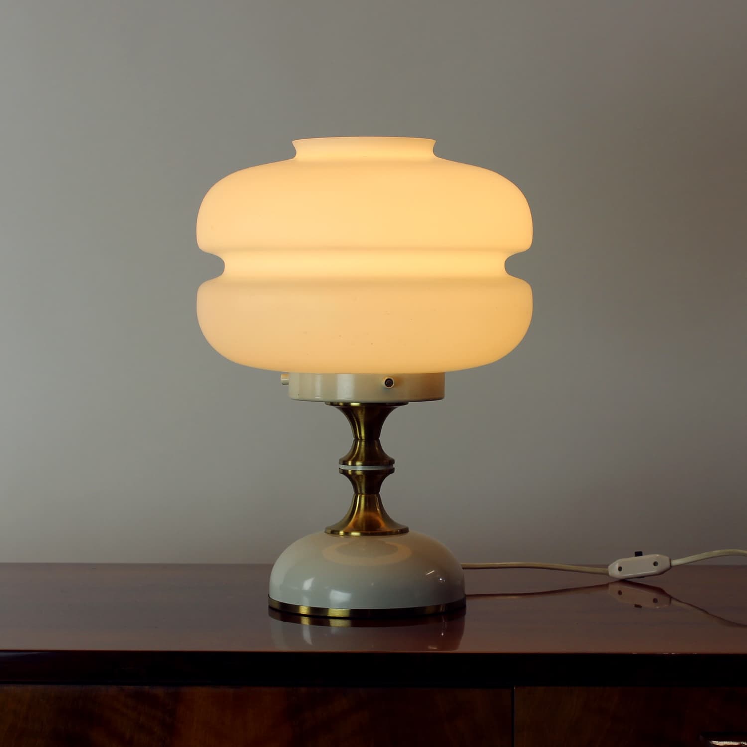Lampa stołowa Space Age, szkło opalowe białe, metal kremowy, Napako, Czechosłowacja, lata 70. - 92910