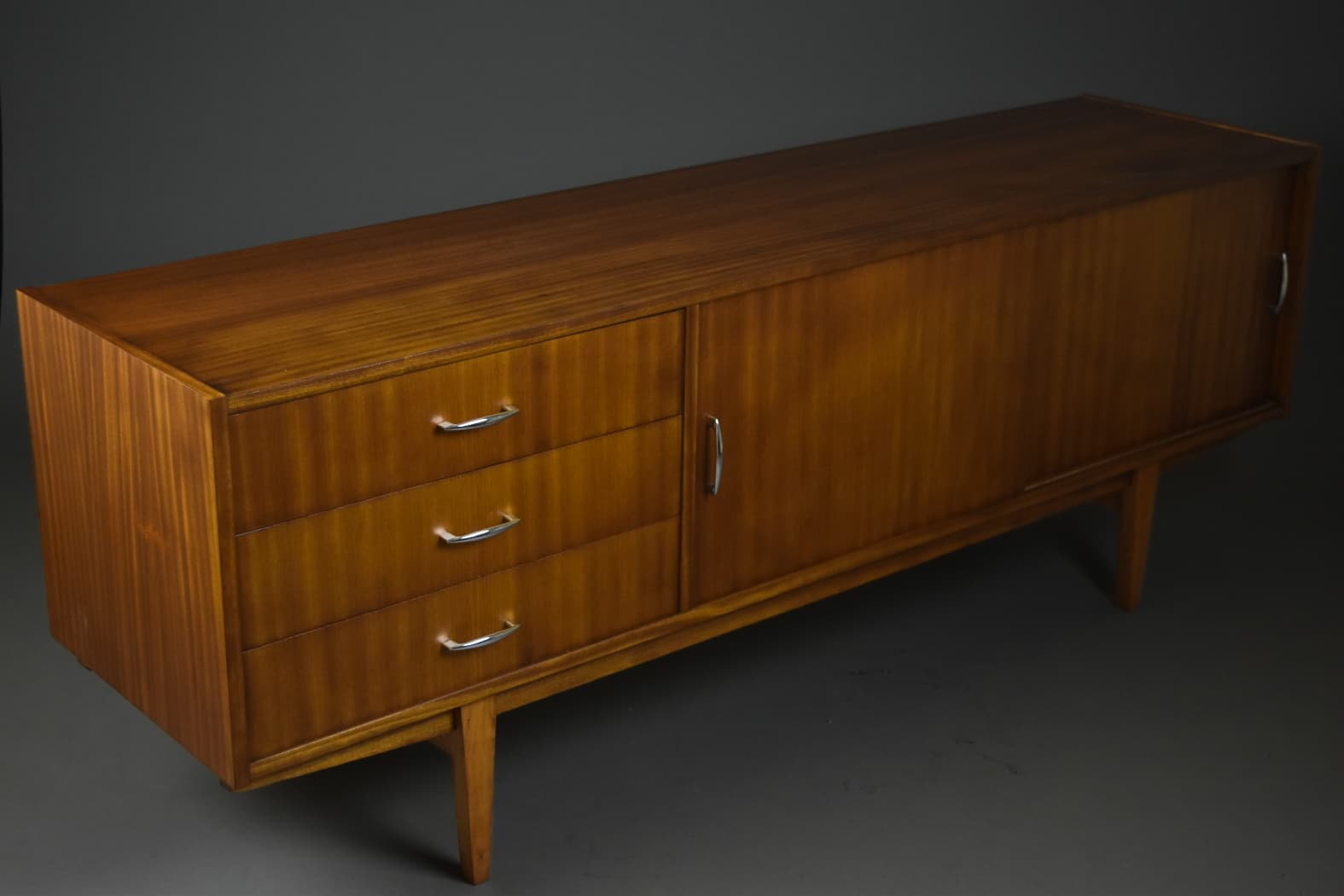 Komoda Violetta, Polska, Lata 60. PRL - 93885