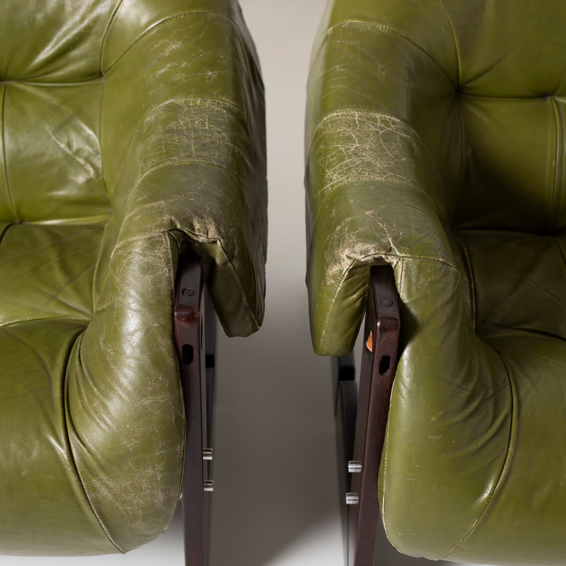 Pair of armchairs MP 97, green natural leather, jatoba, by P. Lafer, MOVEIS LAFER, Brazil, 1970s. - 93900