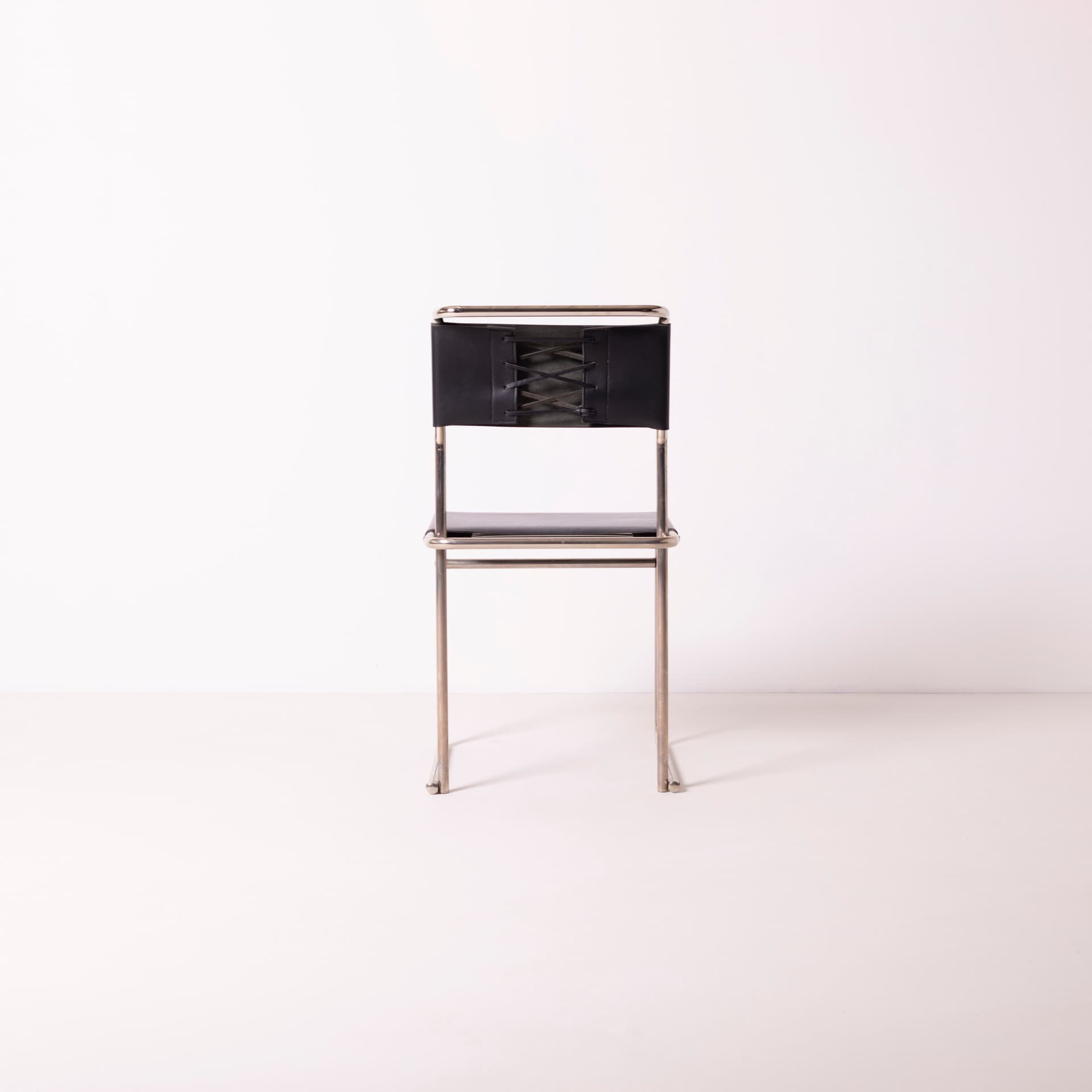 Krzesło B40, skóra czarna, stal niklowana, proj. M. Breuer, Tecta, Niemcy, lata 30. - 93943