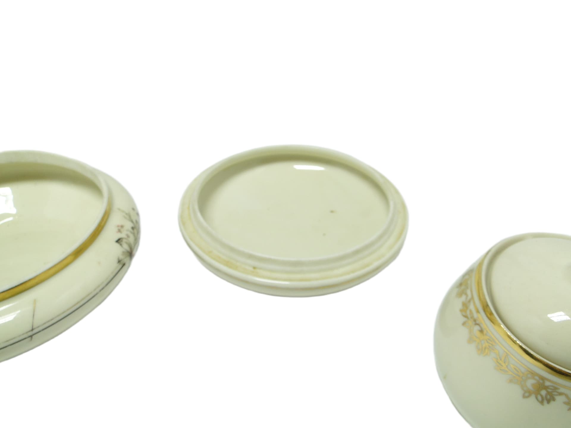 Bomboniera Art Nouveau, ceramika kremowa, Ćmielów, Polska, lata 50. - 94805