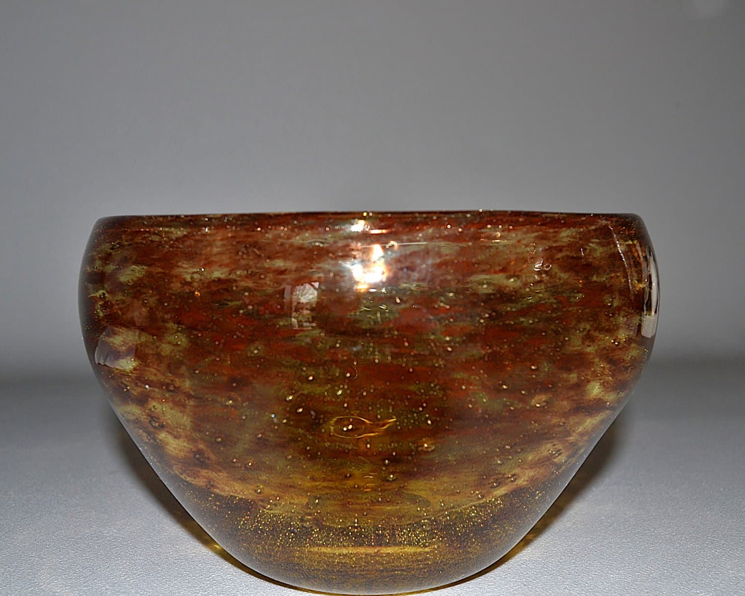 Bowl Cascada, golden glass, by A. Gunnar, Sweden, 1960s. - 712