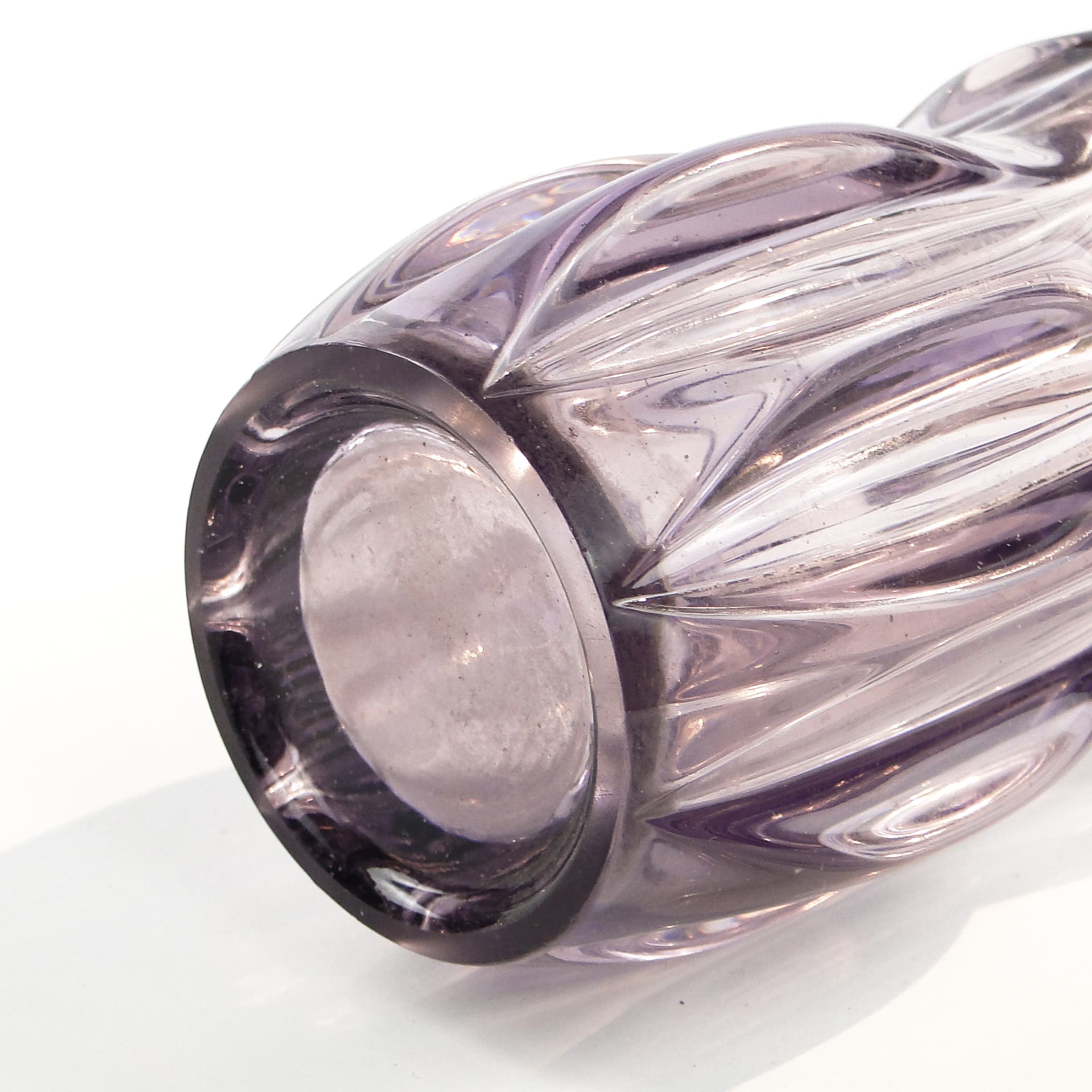 Wazon, art déco, szkło fioletowe, proj. R. Schrotter, Huta Szkła Inwald, Czechosłowacja, lata 30. - 97481