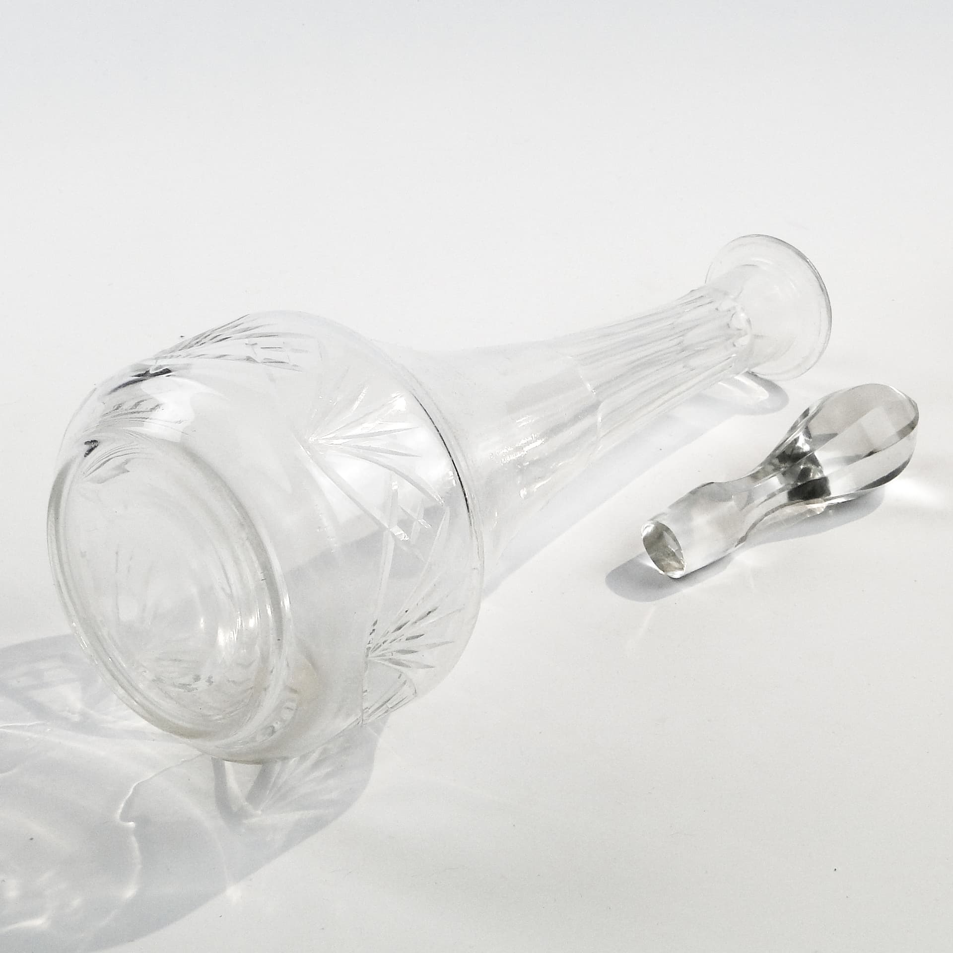 Decanter, Art Deco, crystal, Sweden, 1920s. - 97617