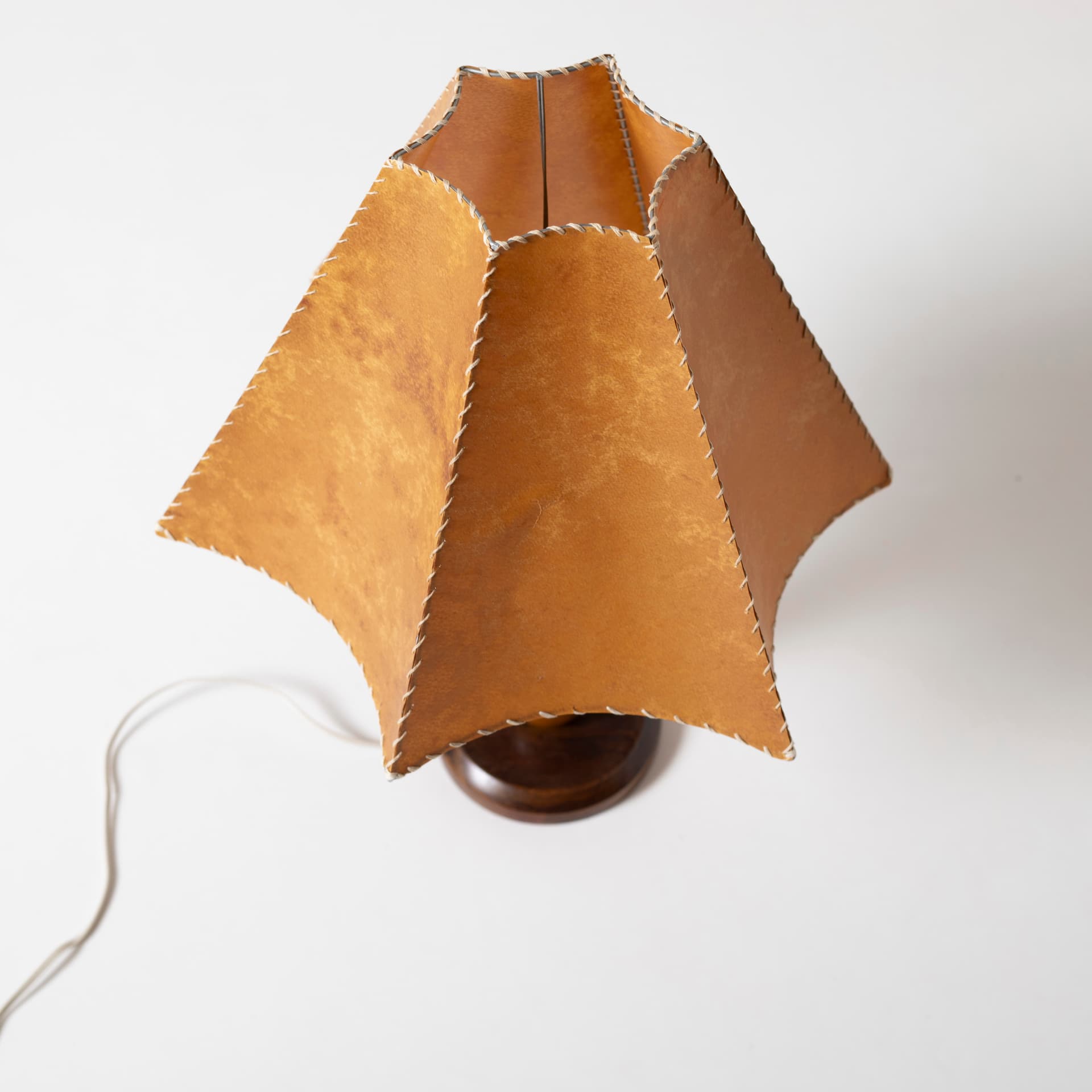 Lampa stołowa art déco, drewno brązowy jasny, papier brązowy jasny, Czechosłowacja, lata 50. - 94399