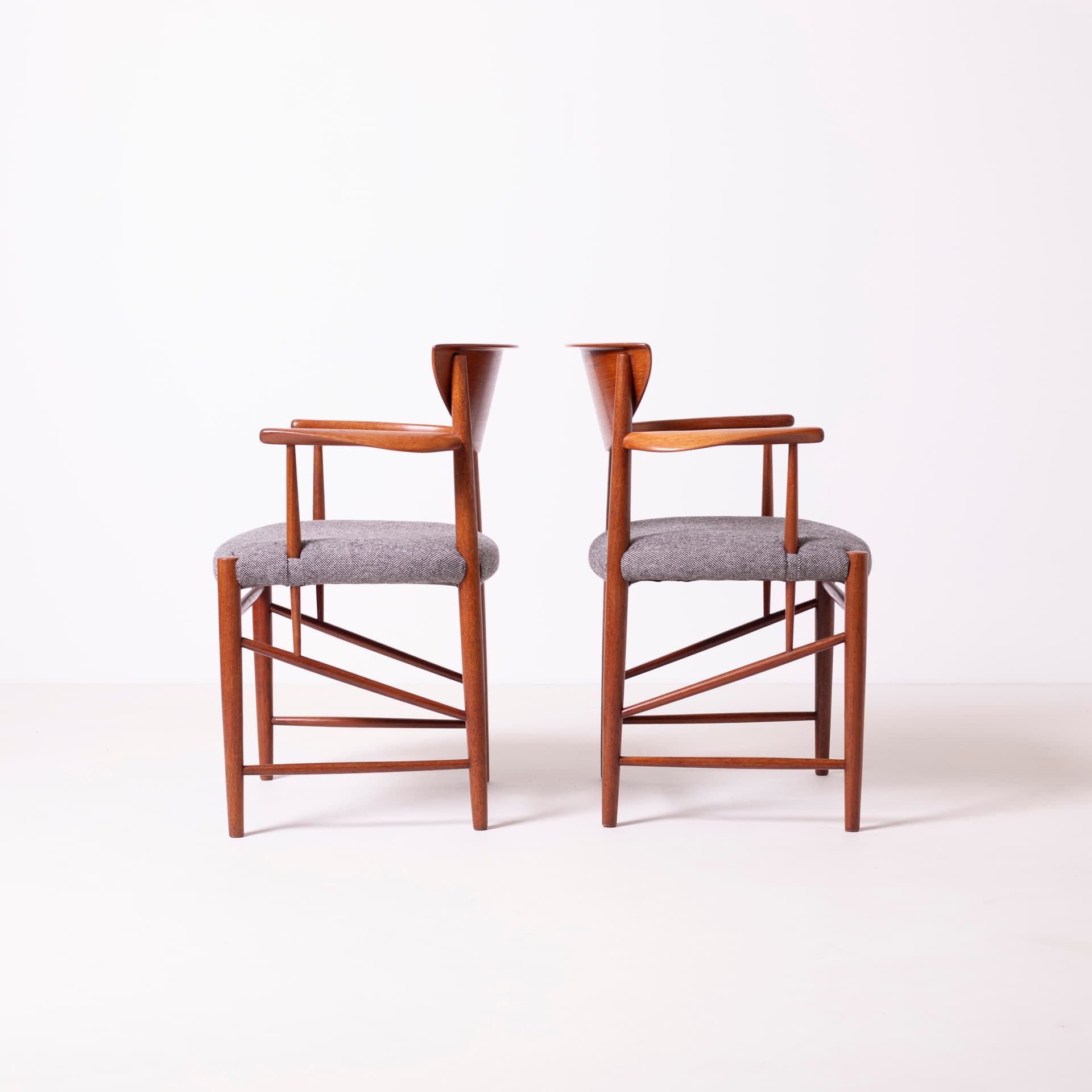 Zestaw czterech foteli, wełna szara, teak, proj. P. Hvidt, O. Mølgaard-Nielsen, Søborg Møbelfabrik, Dania, lata 60. - 94668