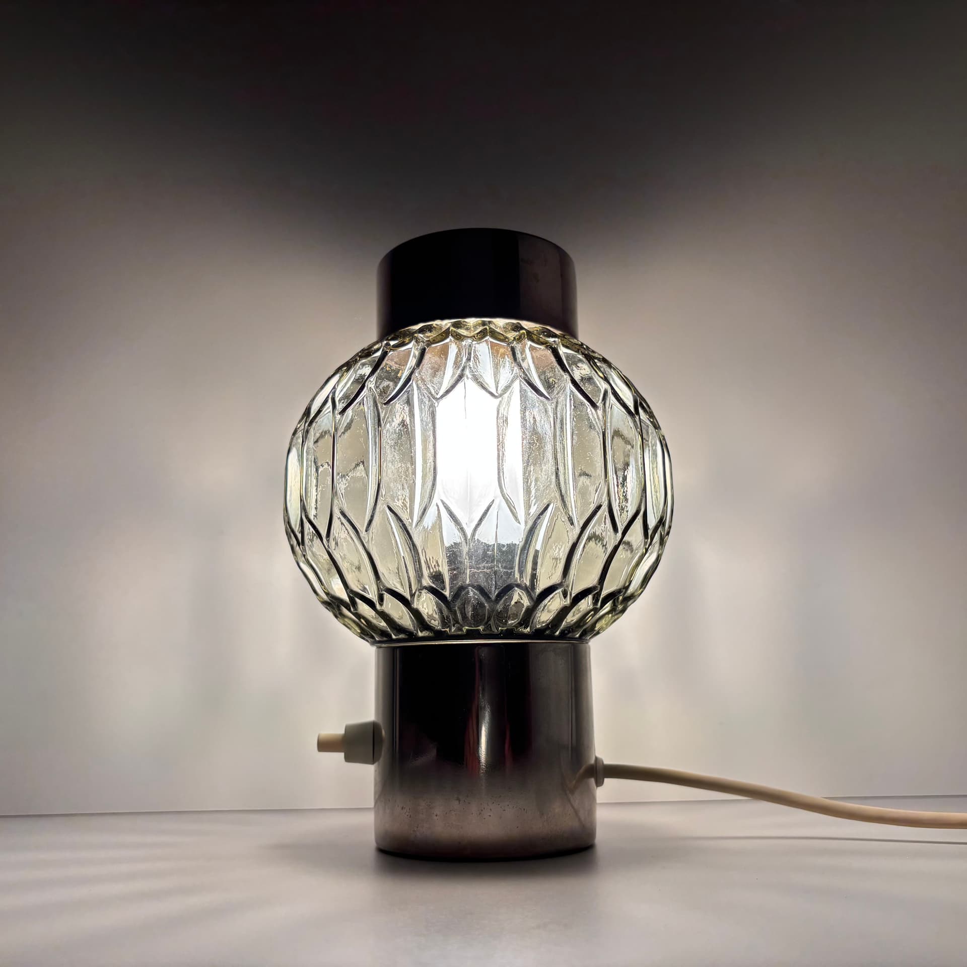 Lampka stołowa, srebrny, mosiądz chromowany, szkło, Niemcy, lata 70. - 94694