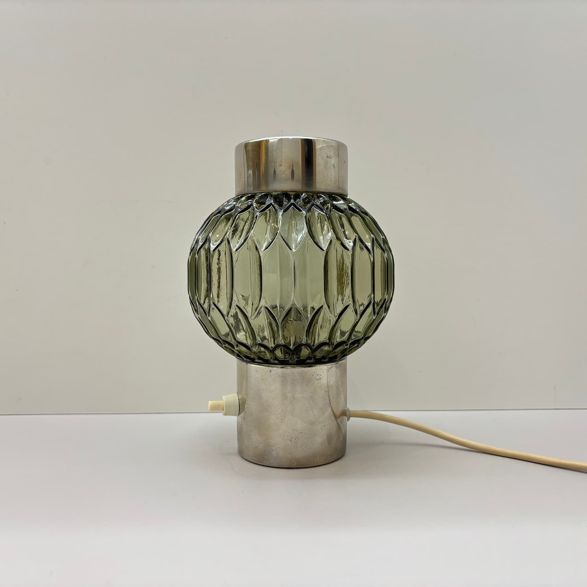 Lampka stołowa, srebrny, mosiądz chromowany, szkło, Niemcy, lata 70. - 94695