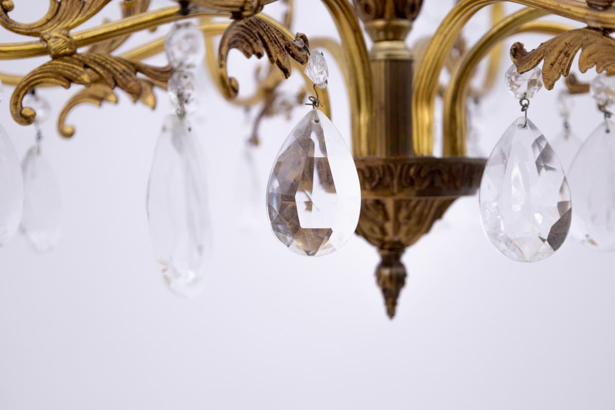 Złoty mosiężny żyrandol z kryształami, Europa Północna, lata 60. - 57842