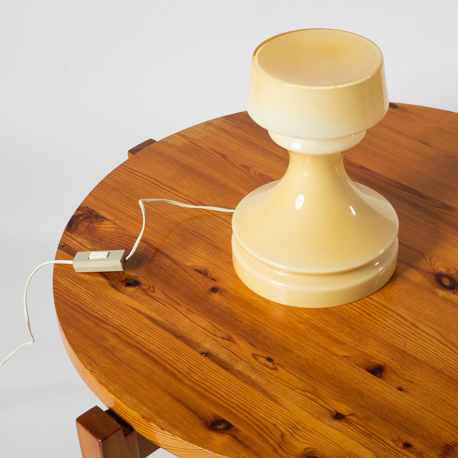 Lampa stołowa figura szachowa, szkło żółte, proj. I. Jakes, Czechosłowacja, lata 70. - 95614