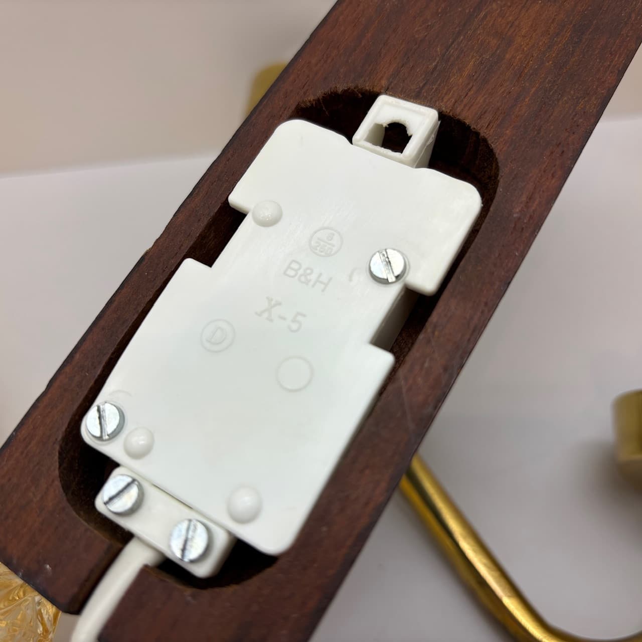 Kinkiet, teak ciemny, szkło bursztynowe, Dania, lata 70. - 95791