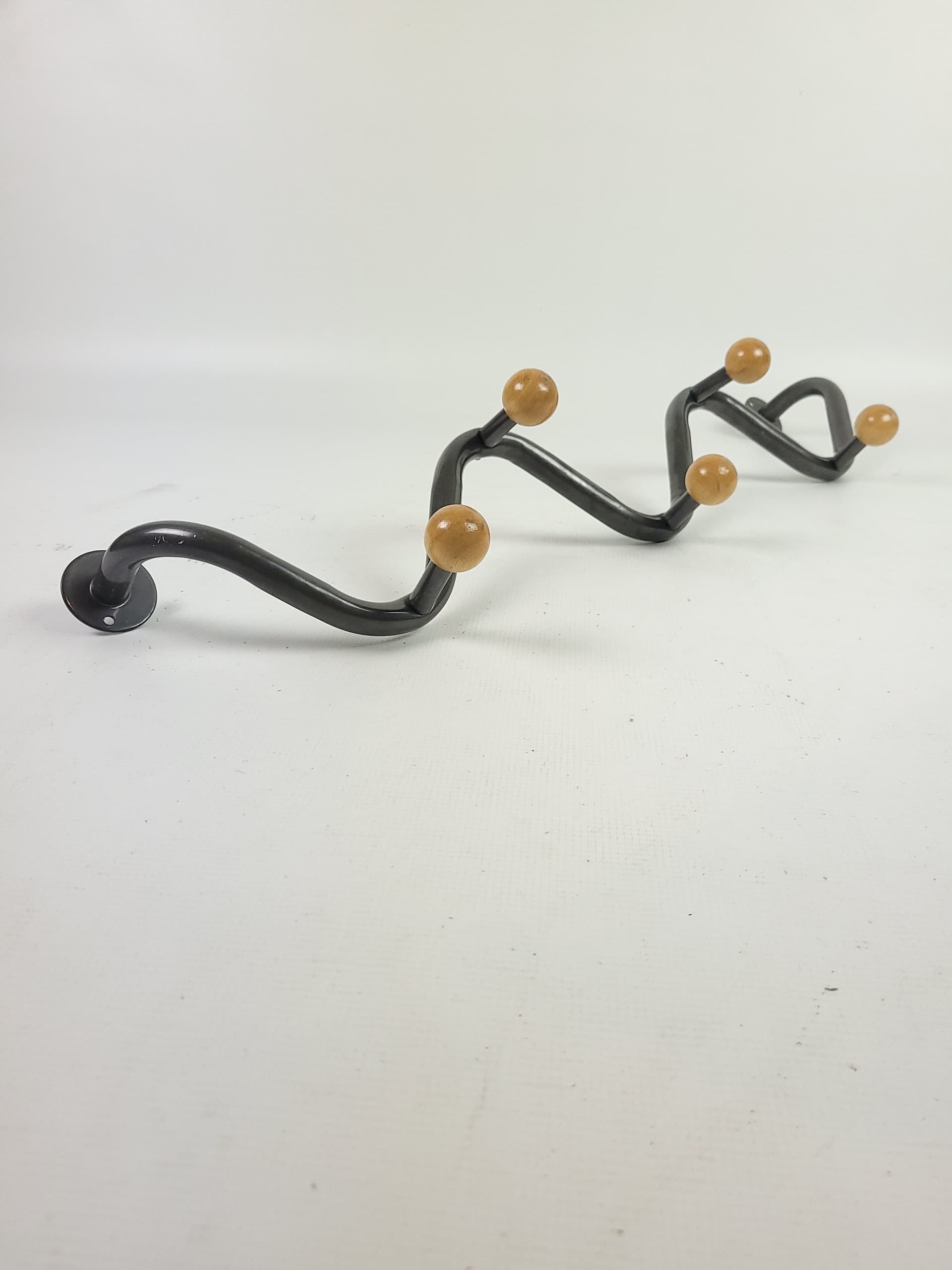 Wieszak ścienny z lat 90. - 96035