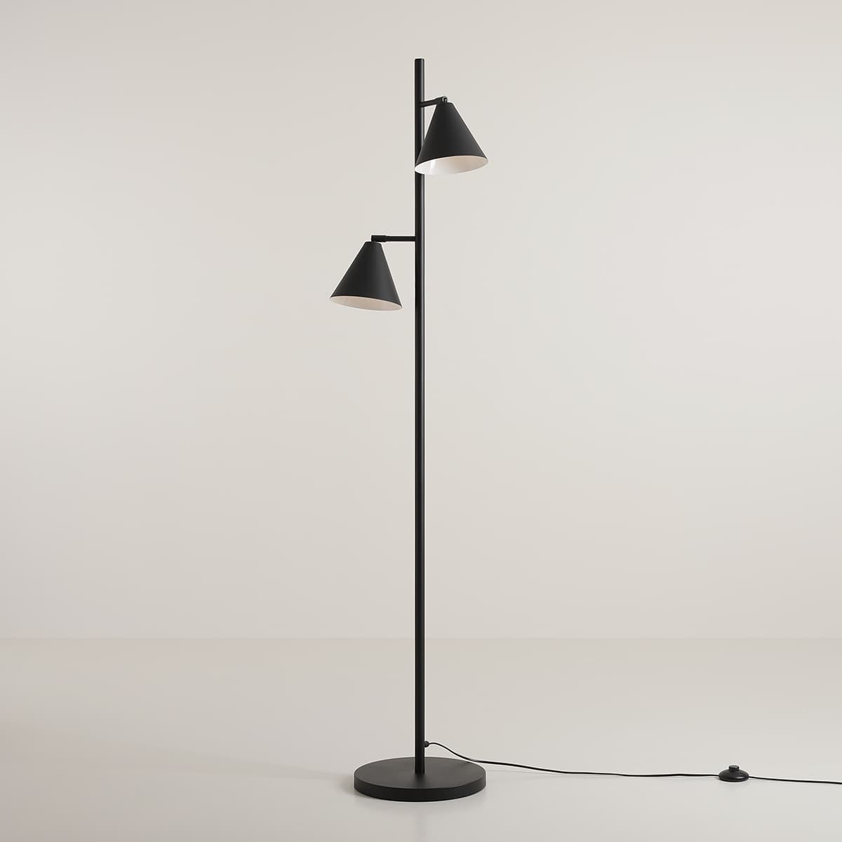 Lampa stojąca Form 2 czarna, Artera - 103342