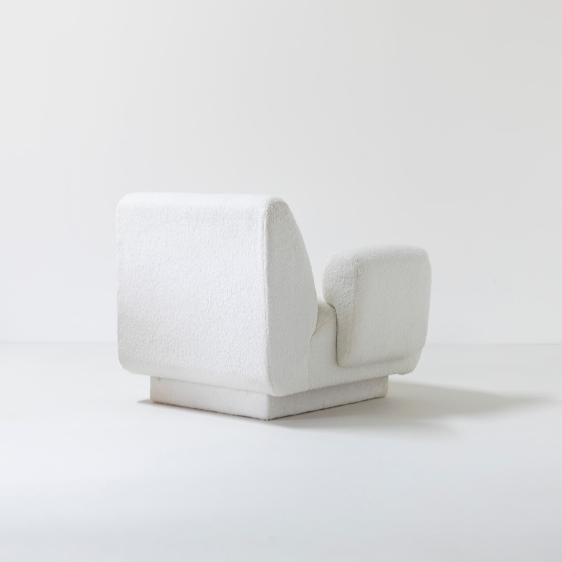 Para foteli, tkanina ivory white teddy, przypisywane E. Geißlerowi, Veb Möbel Industrie, Niemcy, lata 70. - 97245