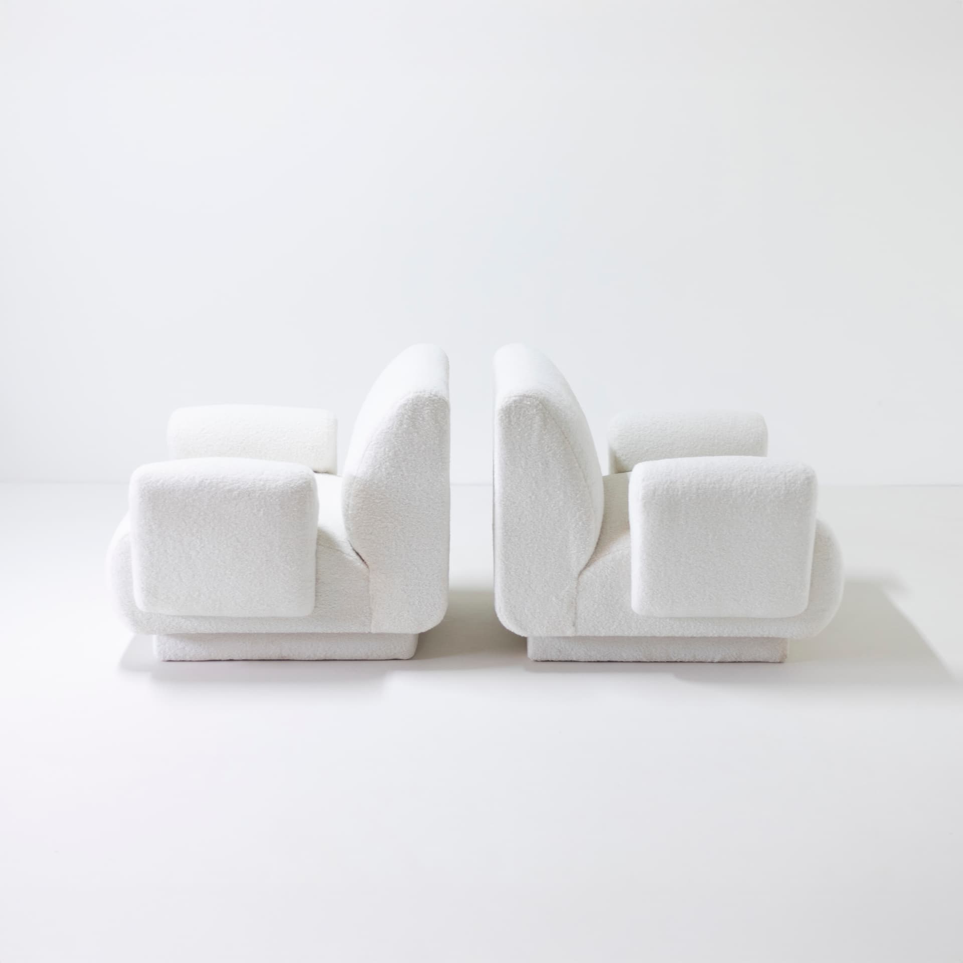 Para foteli, tkanina ivory white teddy, przypisywane E. Geißlerowi, Veb Möbel Industrie, Niemcy, lata 70. - 97246