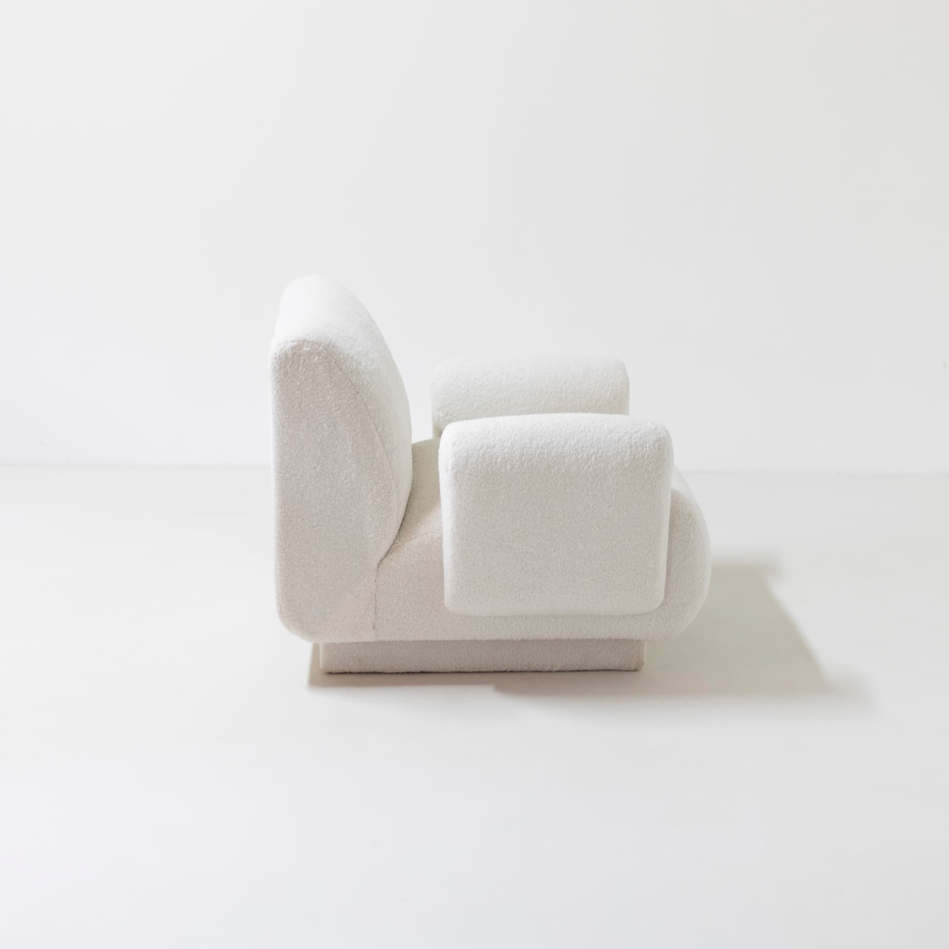 Para foteli, tkanina ivory white teddy, przypisywane E. Geißlerowi, Veb Möbel Industrie, Niemcy, lata 70. - 97244