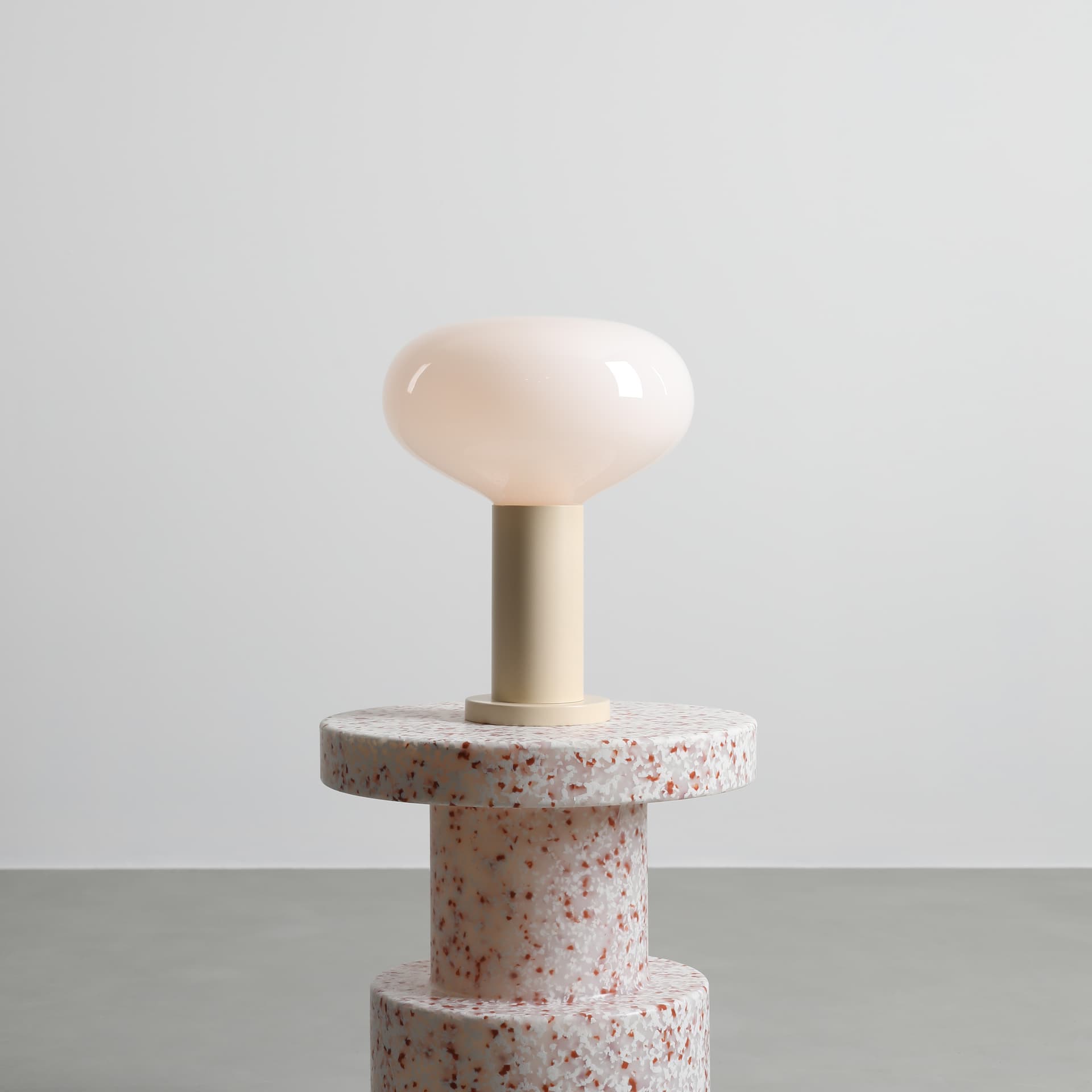 Lampka biurkowa Flo kremowa, Ø26, Artera - 102853