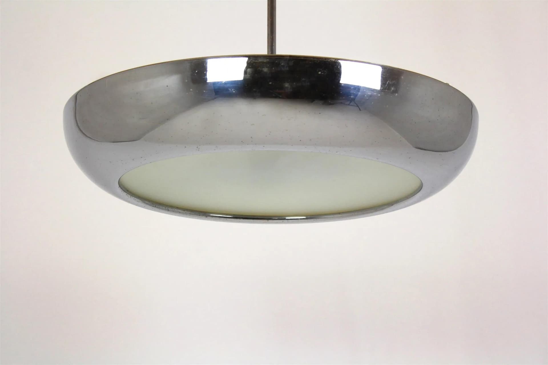 Lampa wisząca UFO, Bauhaus, chrom, szkło, proj. J. Hurka, Napako, Czechy, lata 30. - 98252